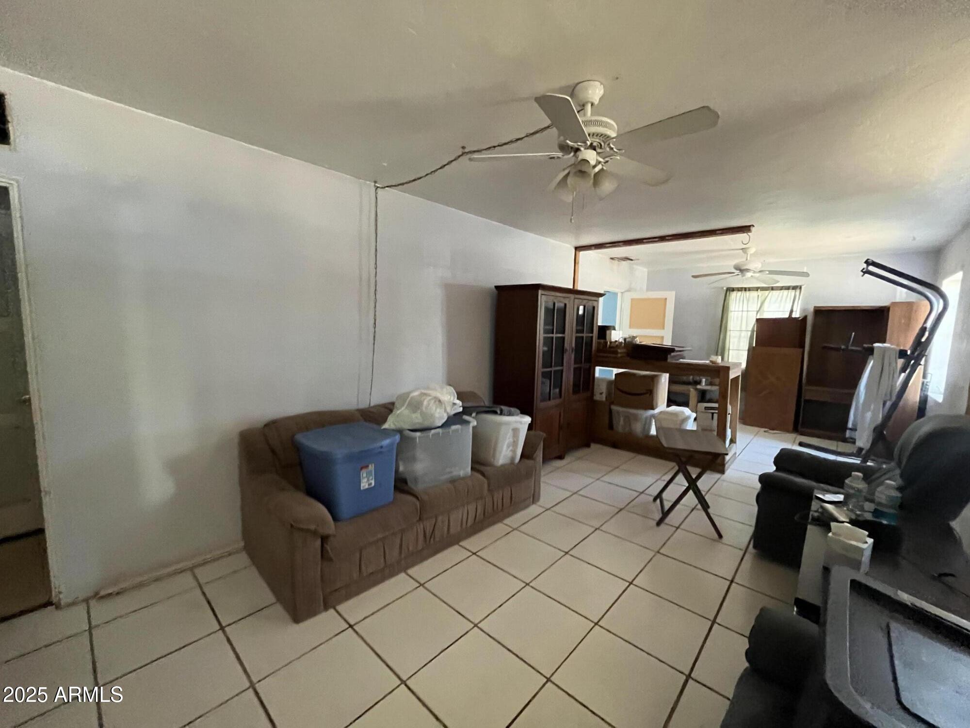 512 E MULBERRY Drive