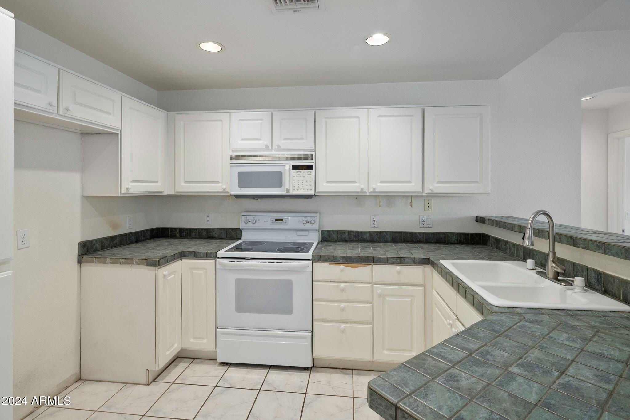 7887 N 16TH Street, 116