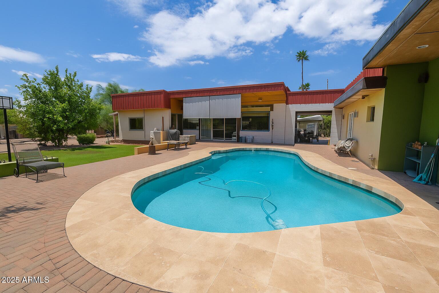 8433 E CACTUS Road