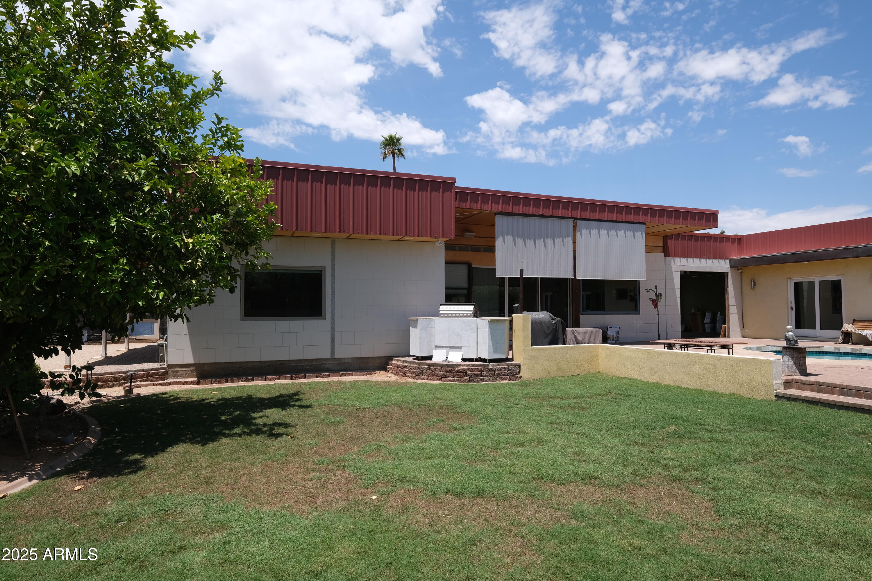 8433 E CACTUS Road