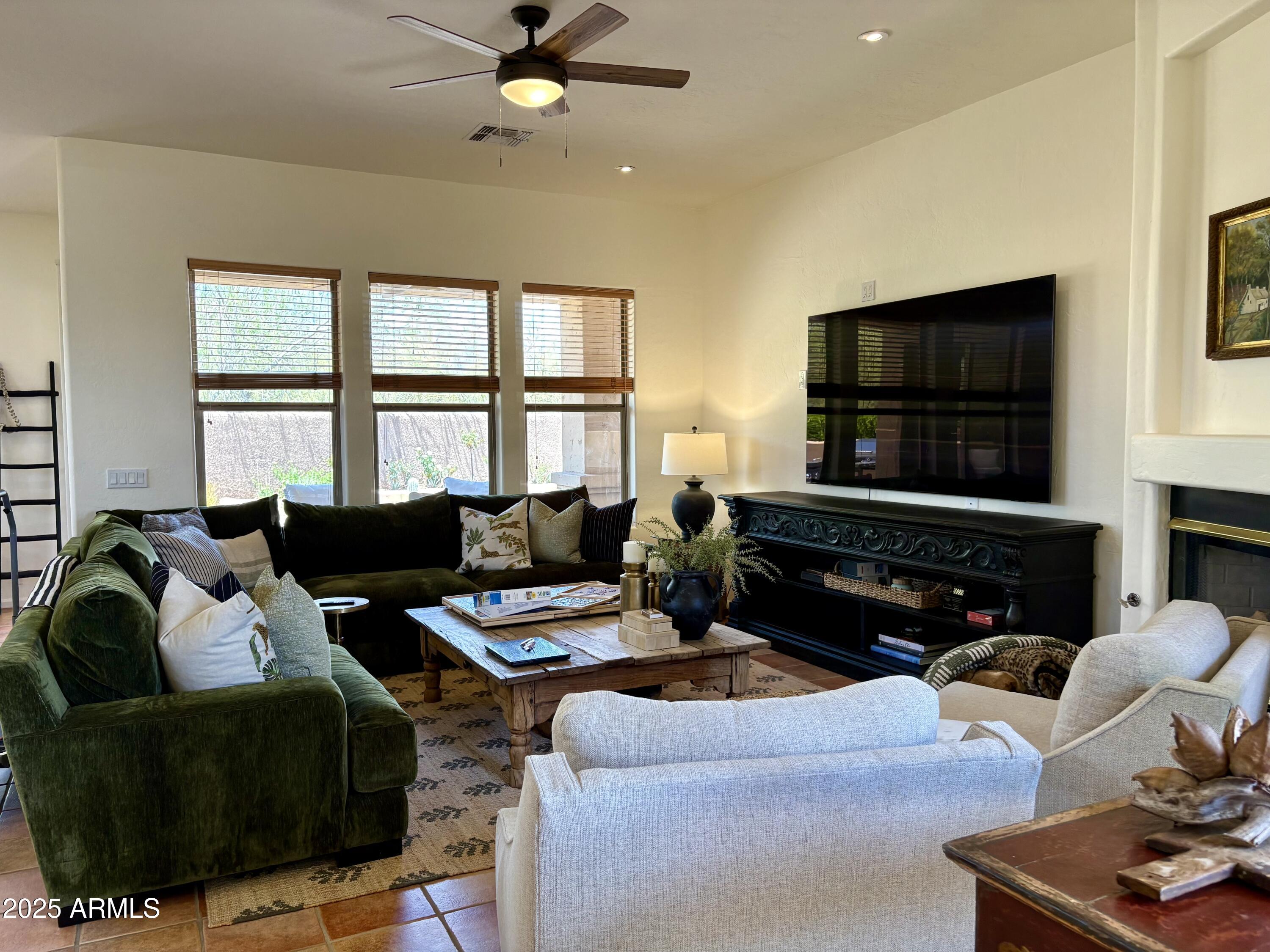 9138 E MOHAWK Lane