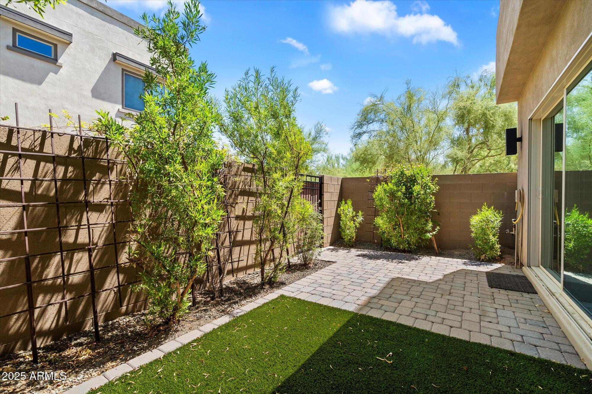 7508 E VIA DE LUNA Drive