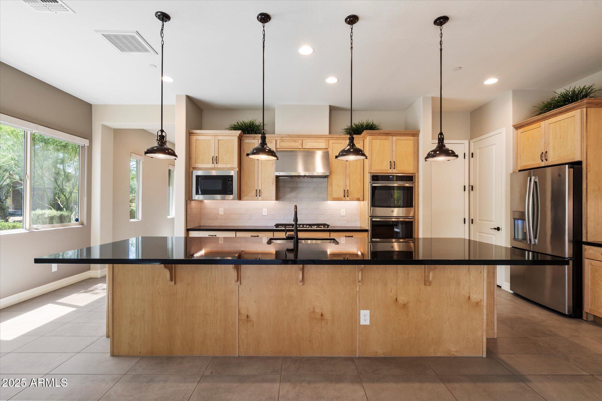 7508 E VIA DE LUNA Drive