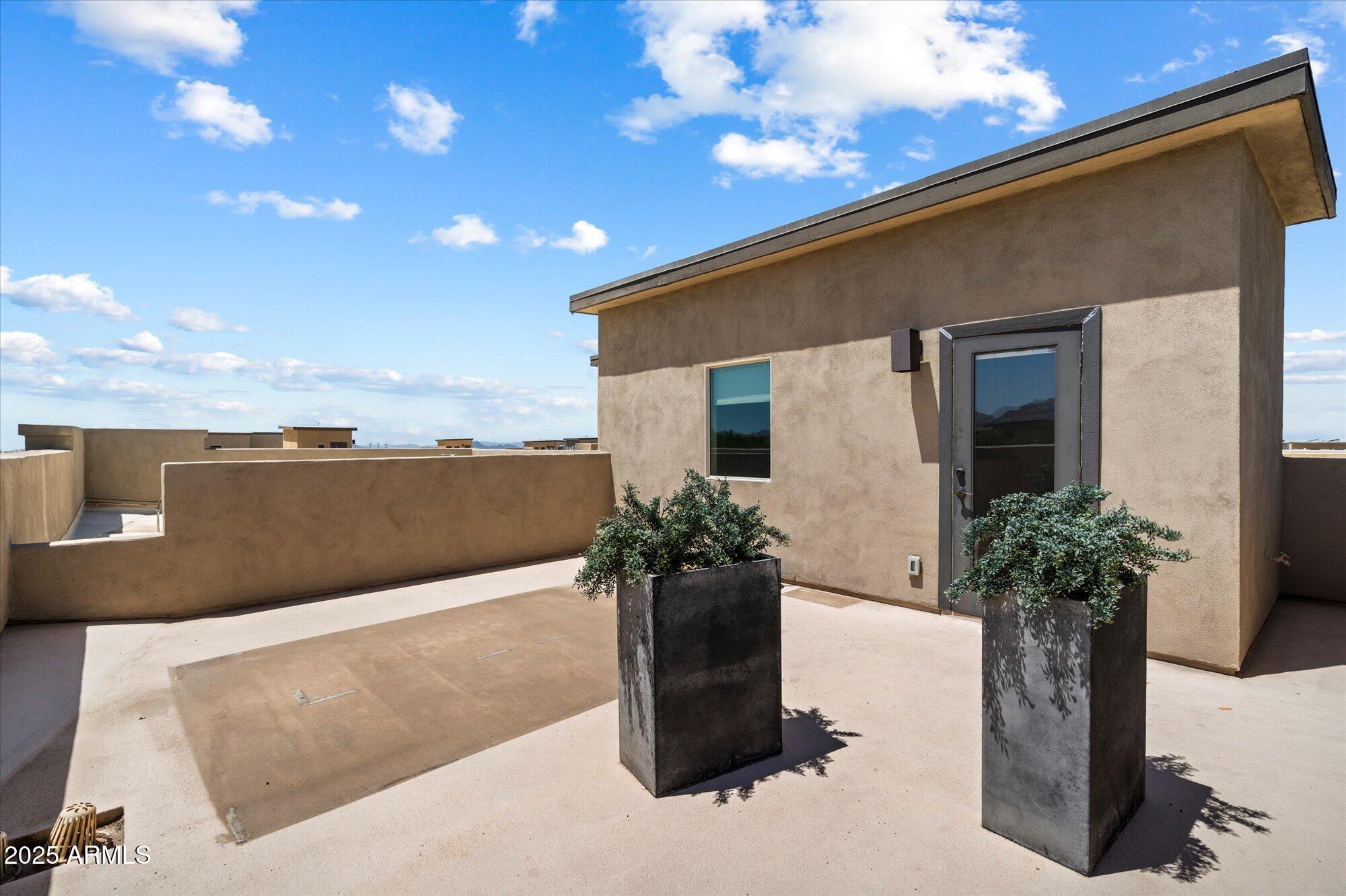 7508 E VIA DE LUNA Drive