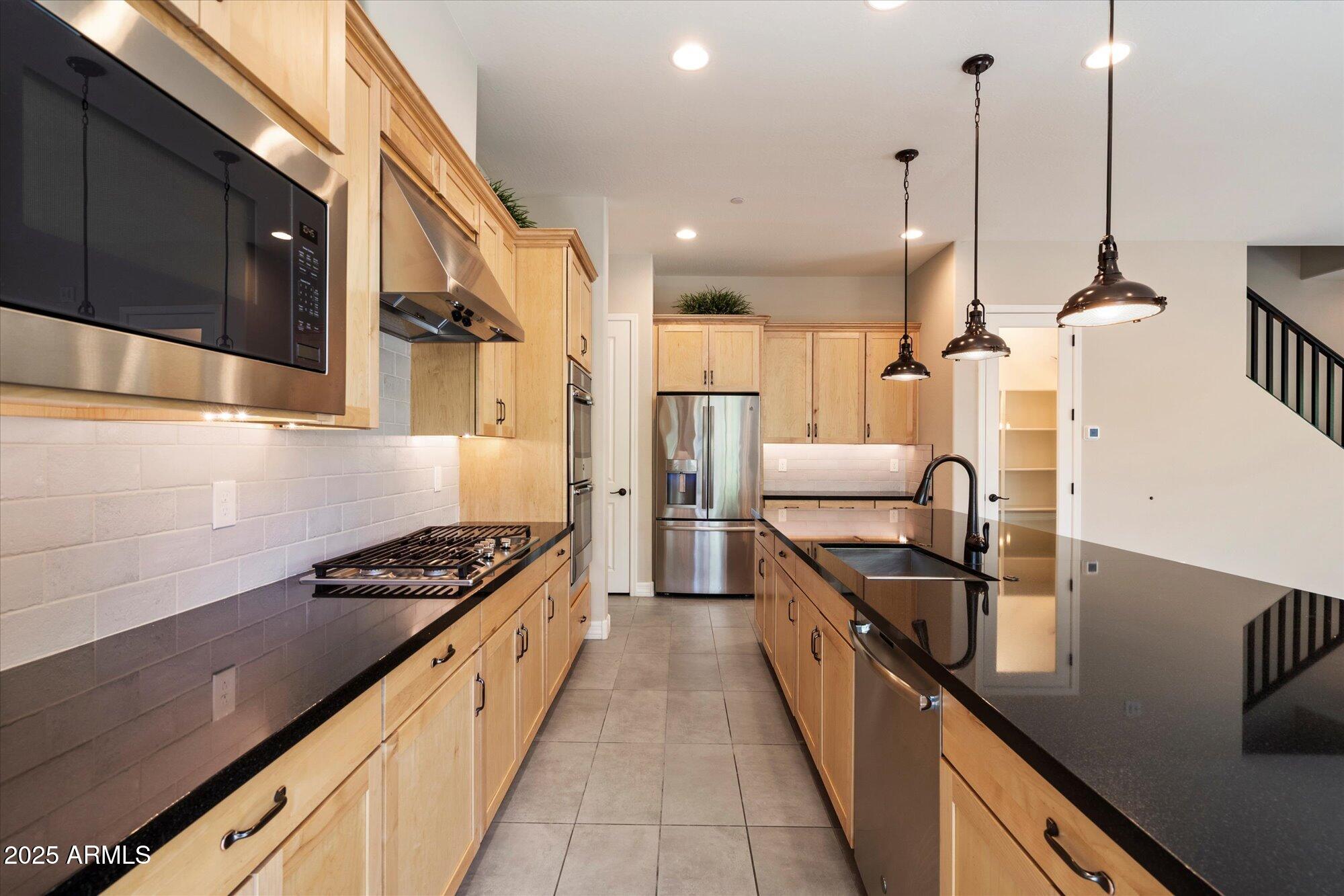 7508 E VIA DE LUNA Drive