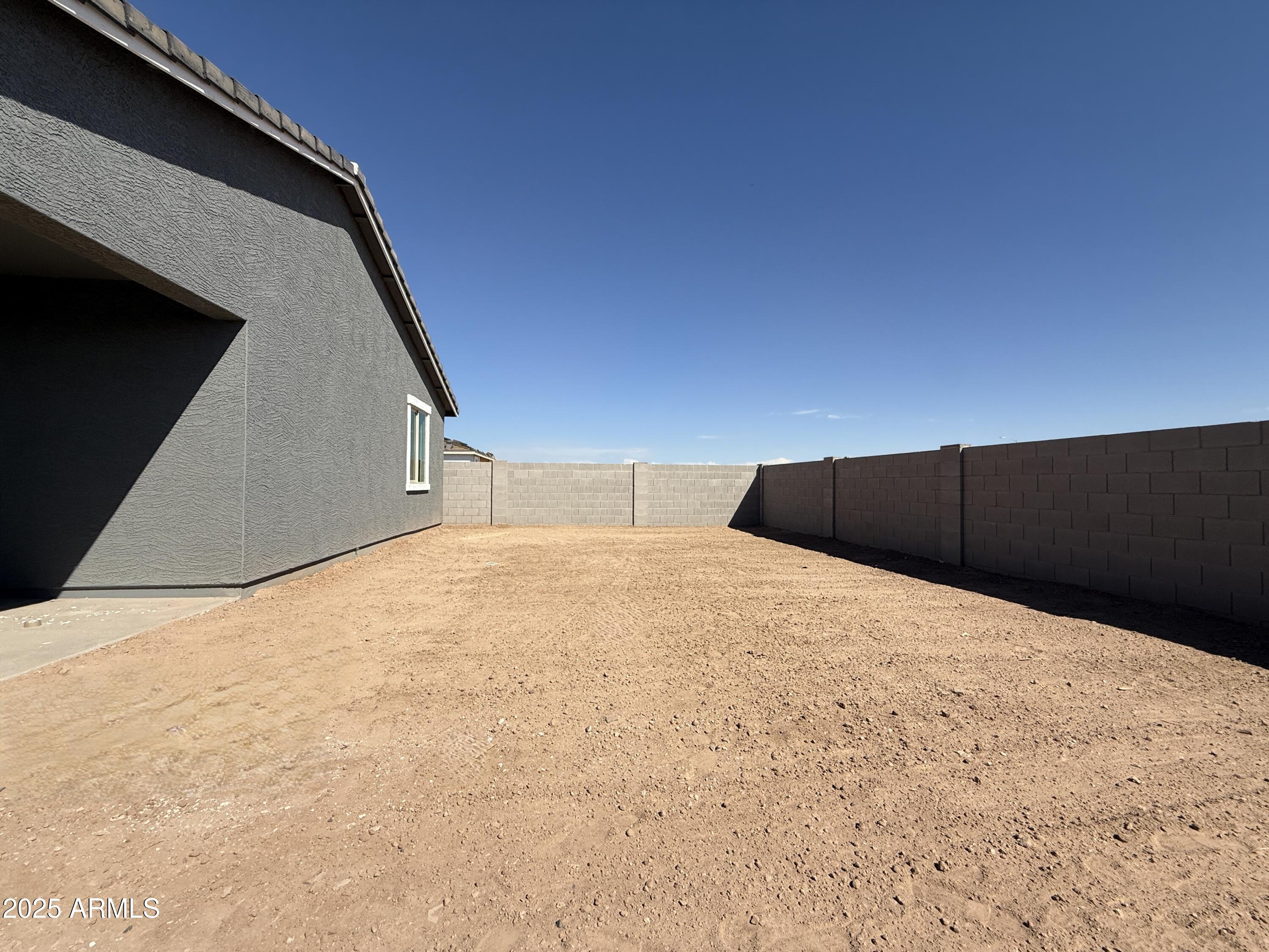 9627 W TAMARISK Avenue