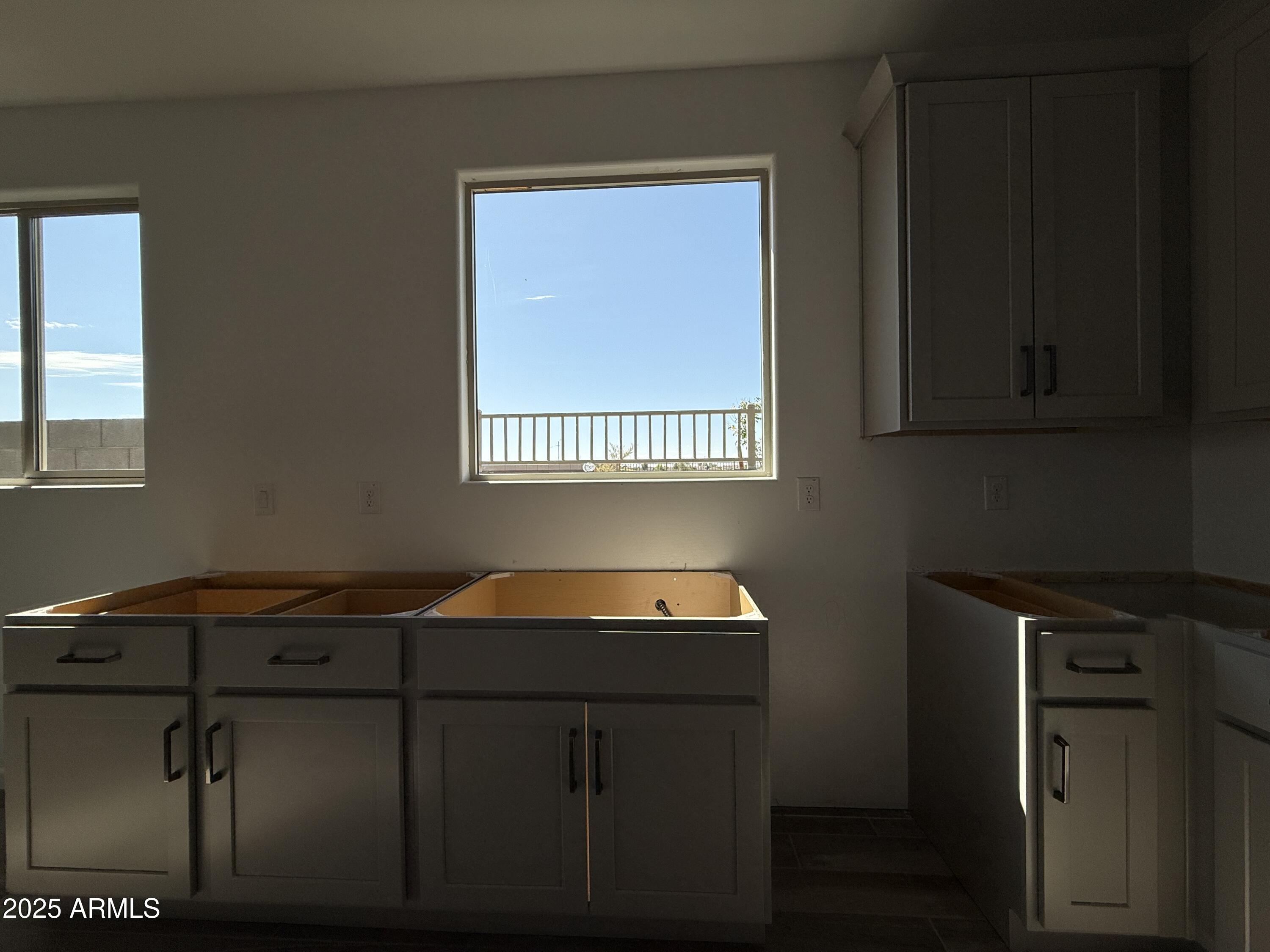 9627 W TAMARISK Avenue