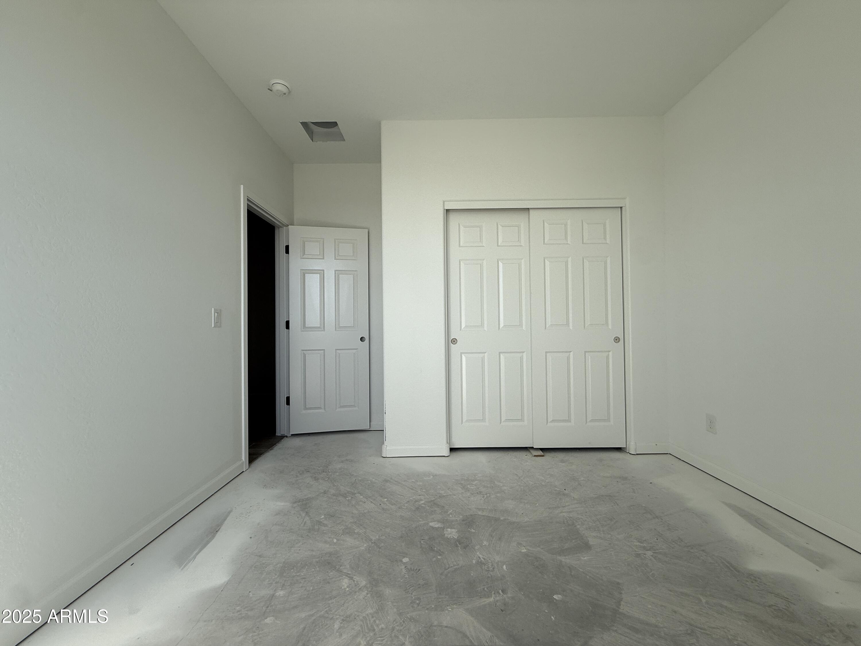 9627 W TAMARISK Avenue