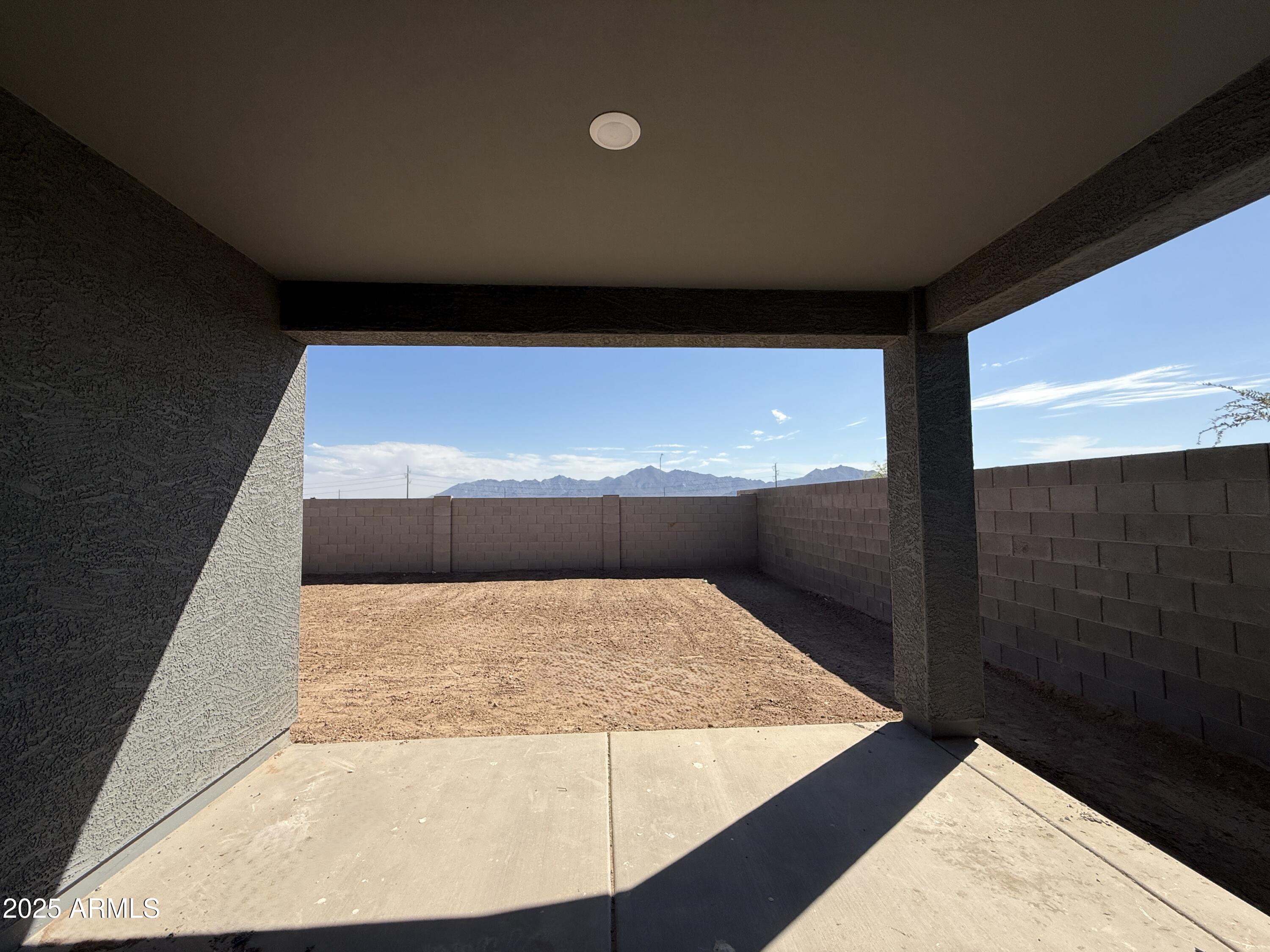 9627 W TAMARISK Avenue