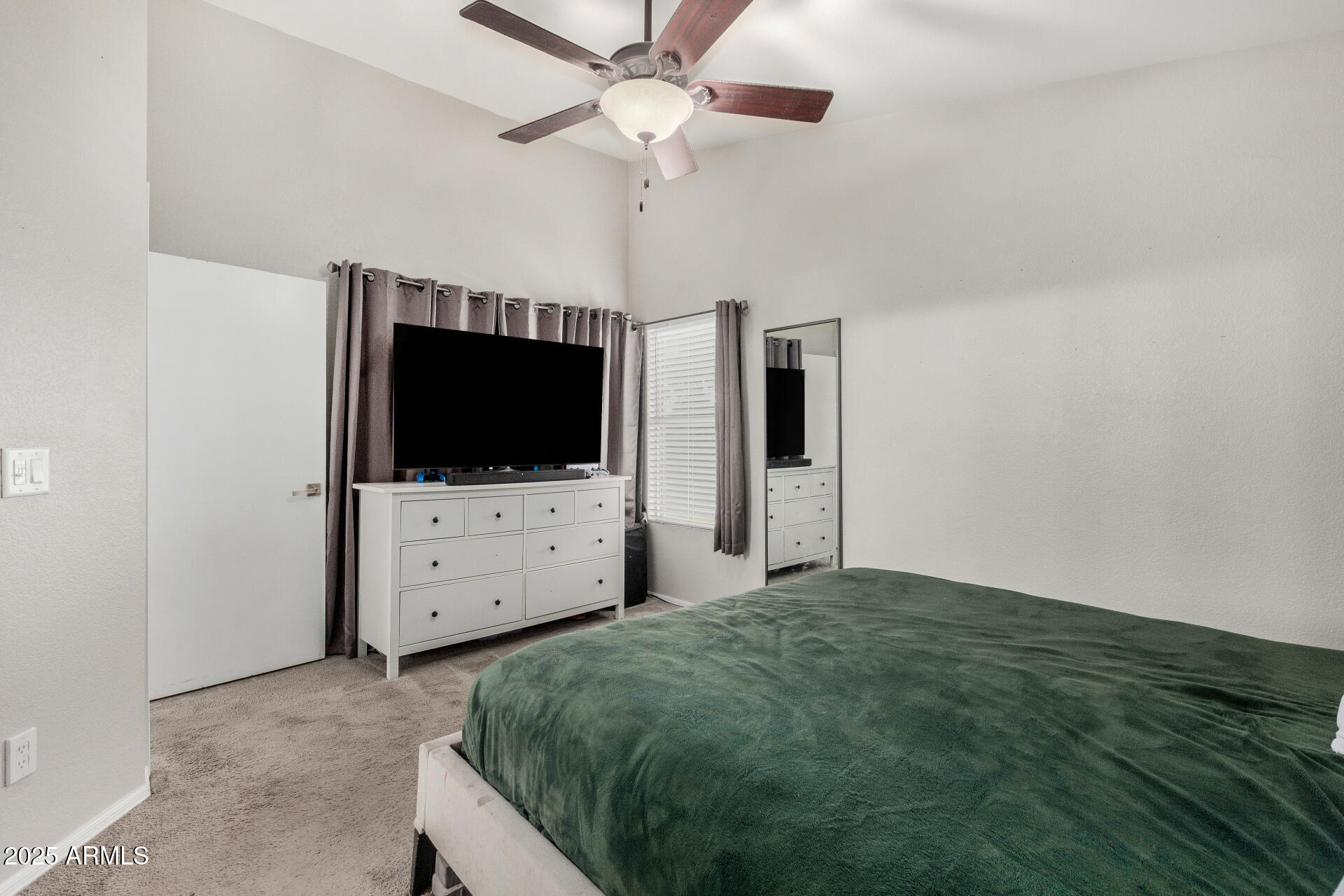 914 W REDONDO Drive