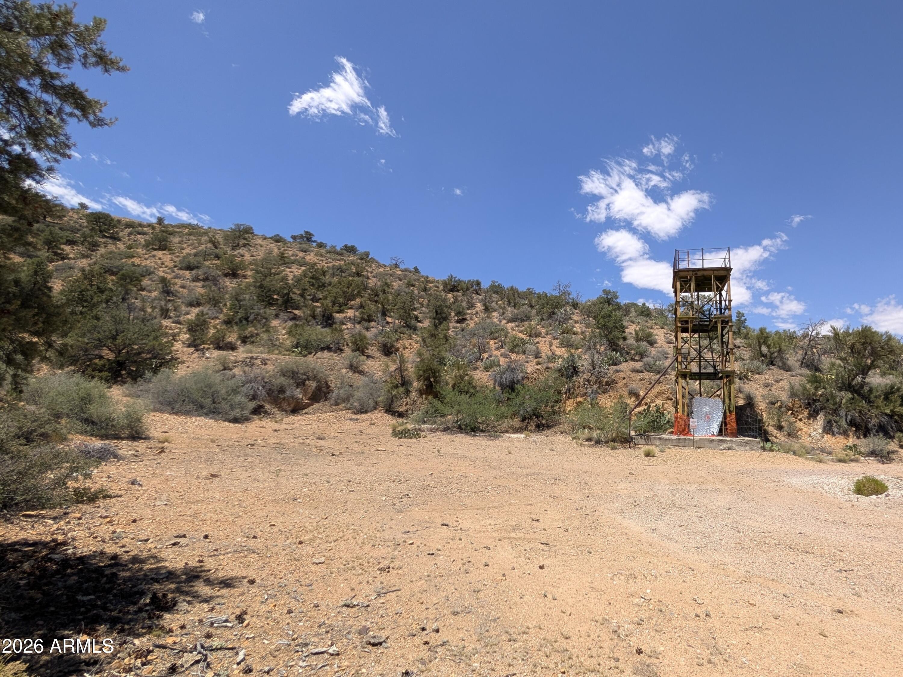 - Hackberry Mine Mohave County, -