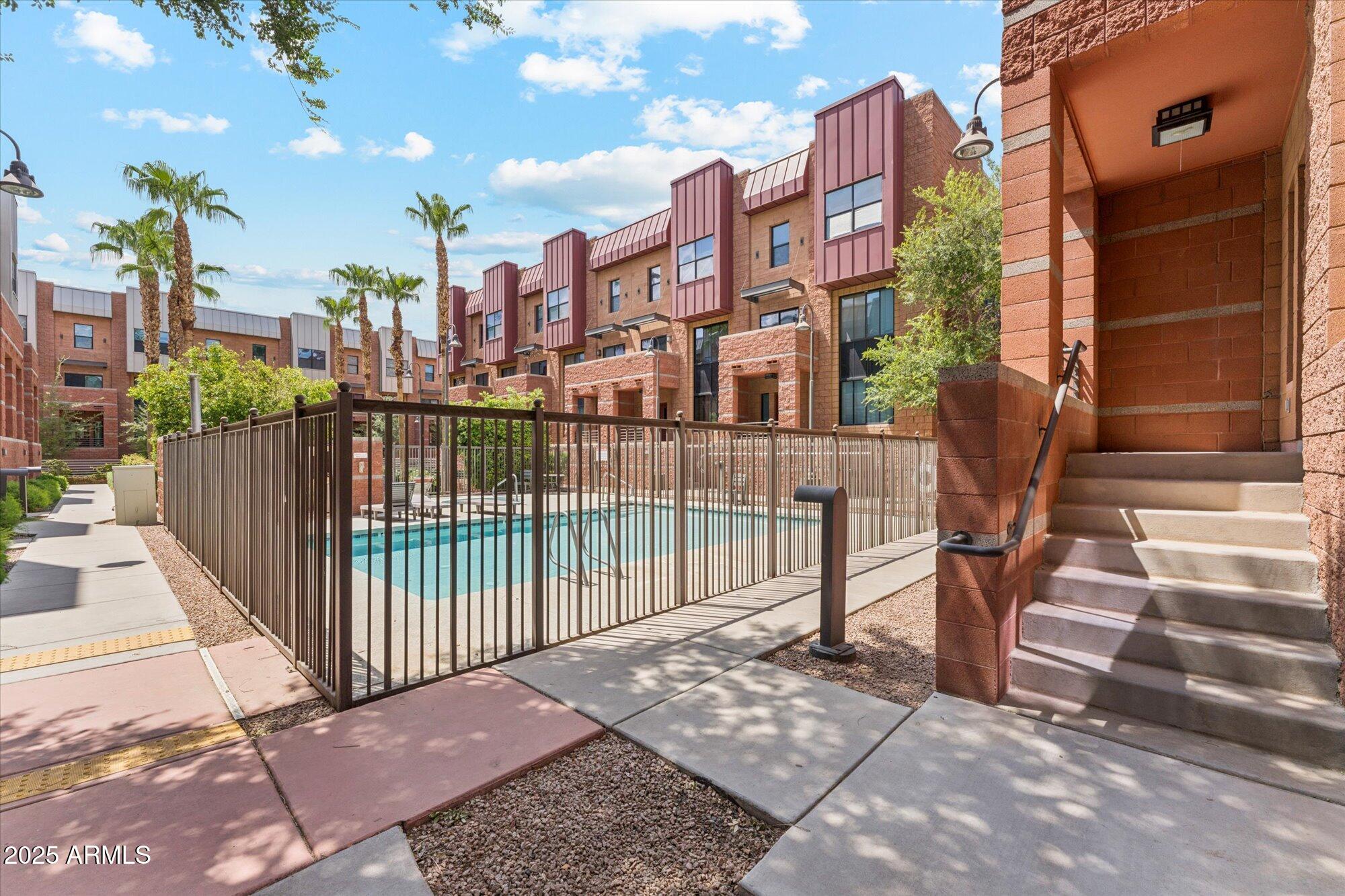 330 S FARMER Avenue, 115
