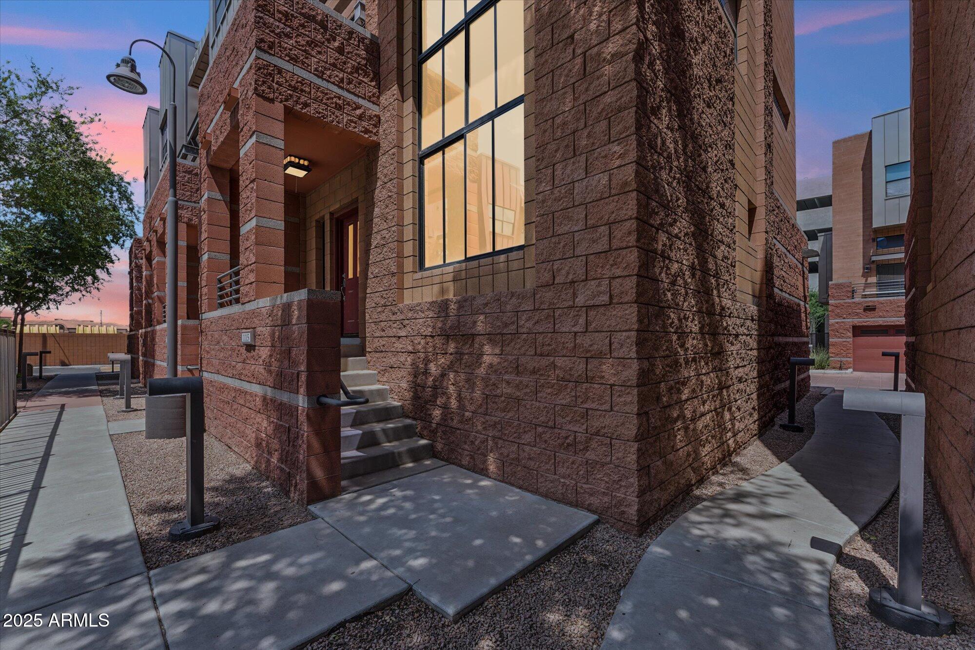 330 S FARMER Avenue, 115