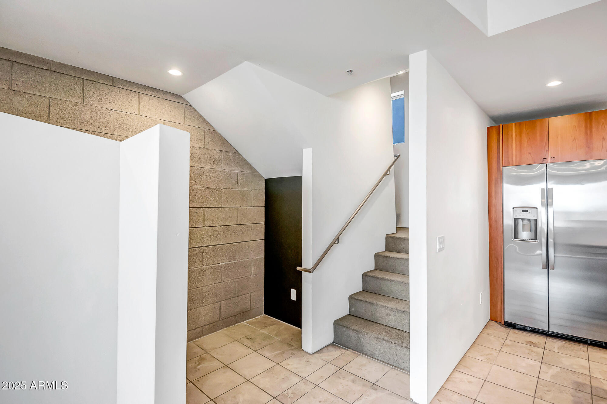 1145 E Whitton Avenue, 1008