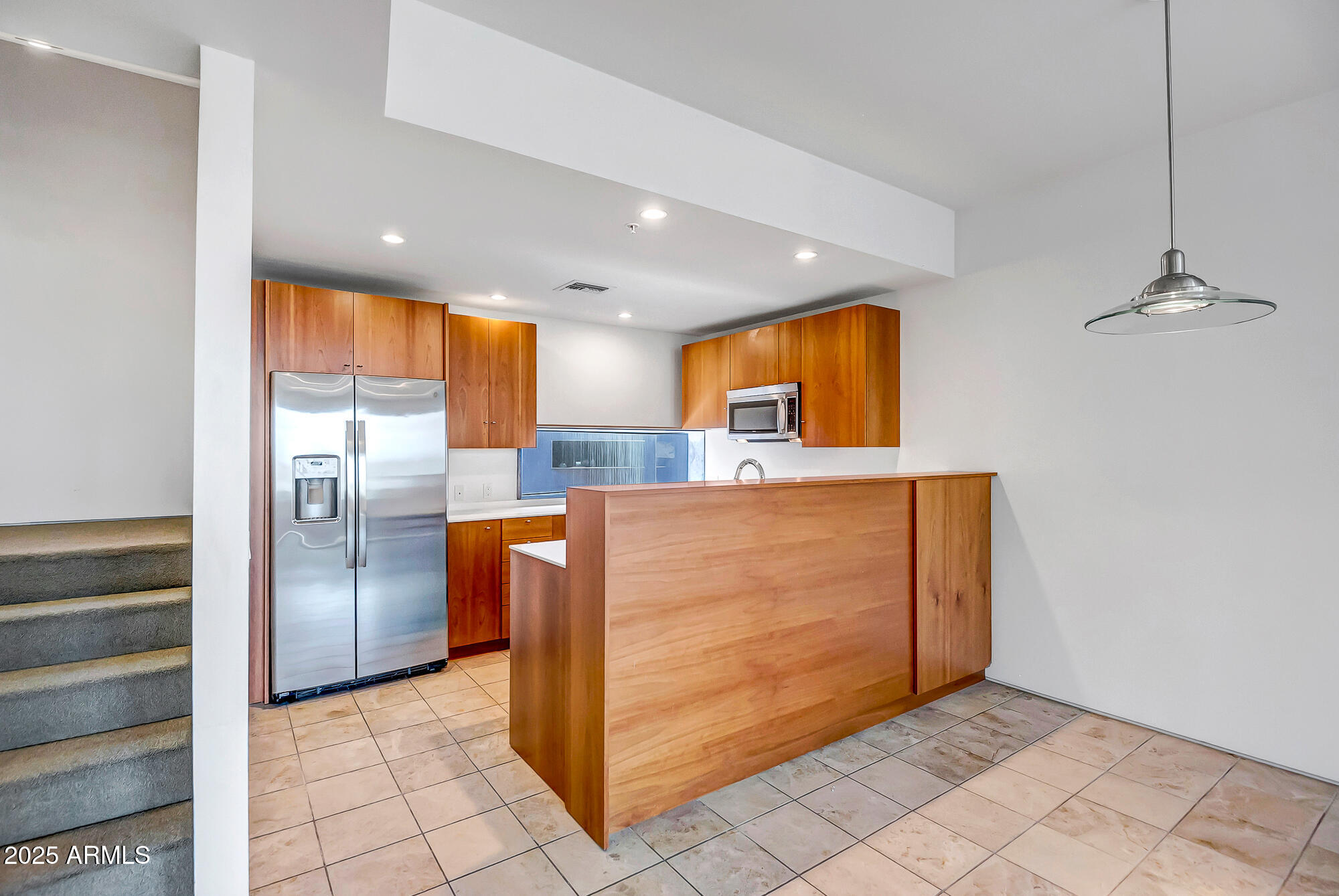1145 E Whitton Avenue, 1008