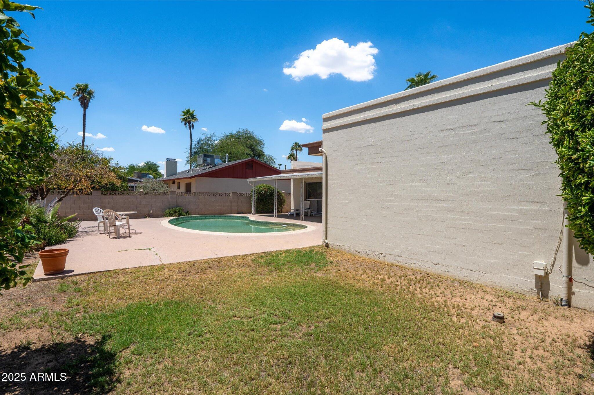 8331 E REDWING Road