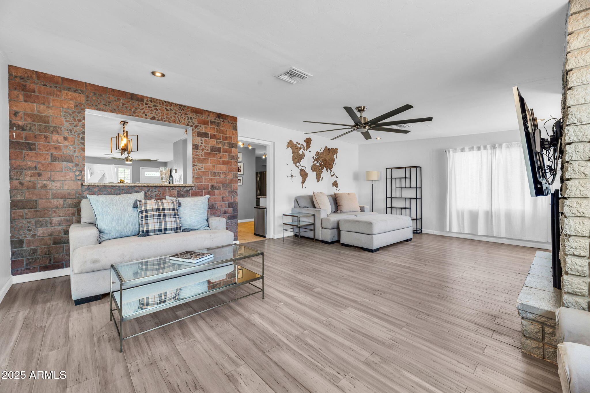 4928 E PALM Lane