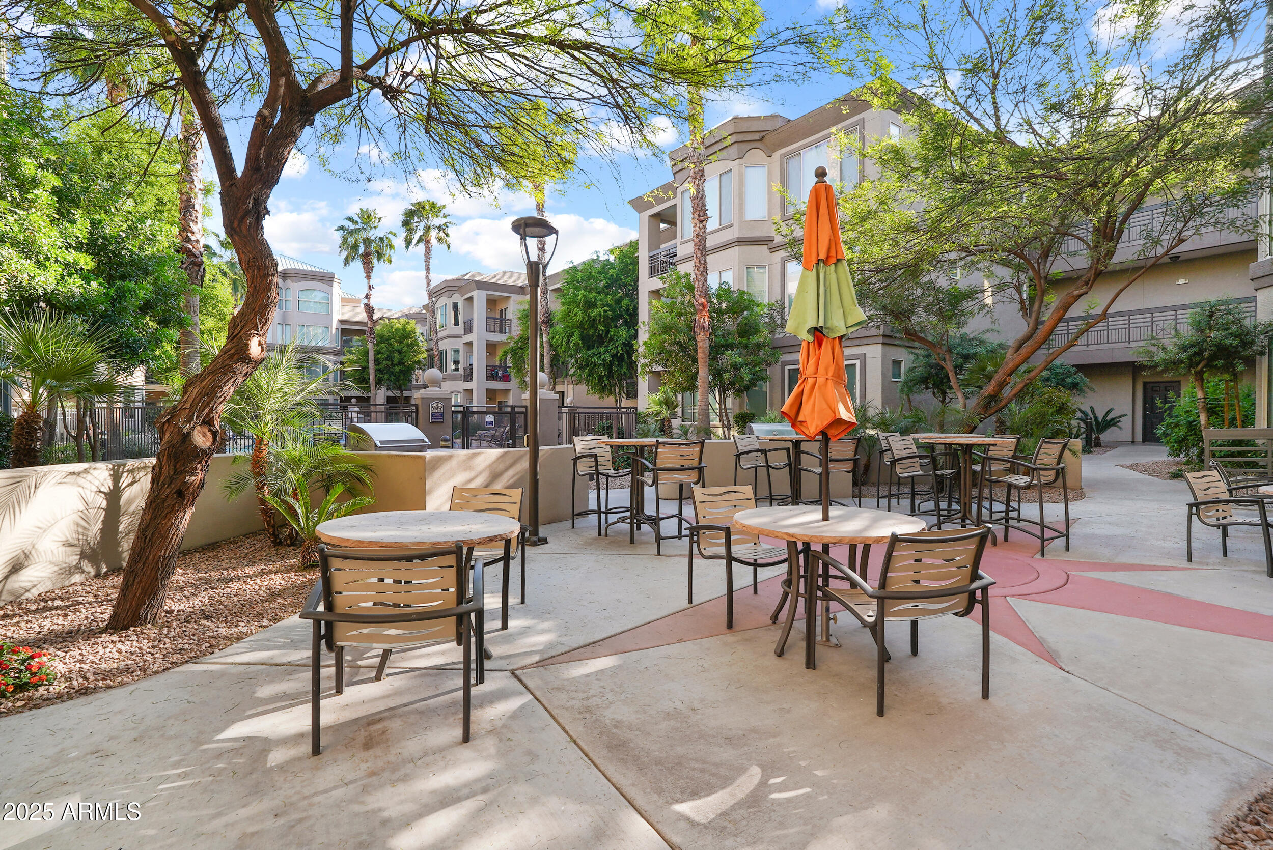 420 W 1ST Street, 217