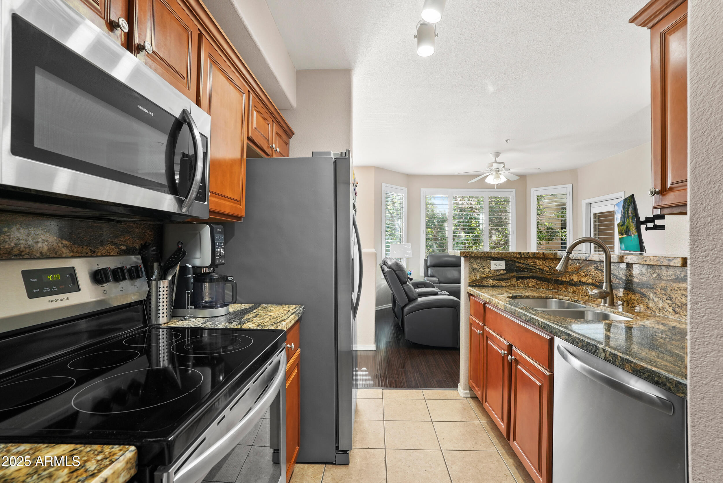 420 W 1ST Street, 217