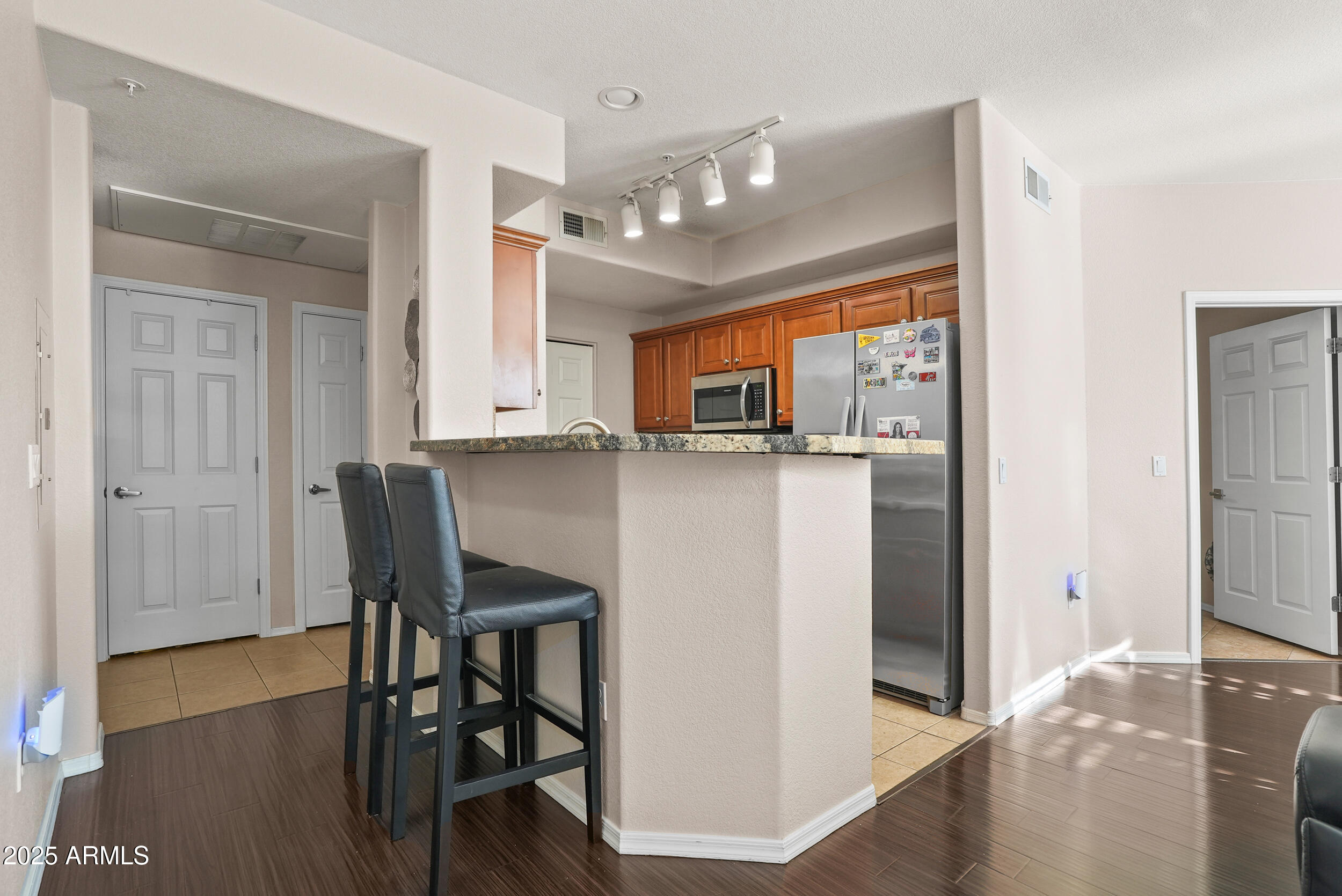 420 W 1ST Street, 217