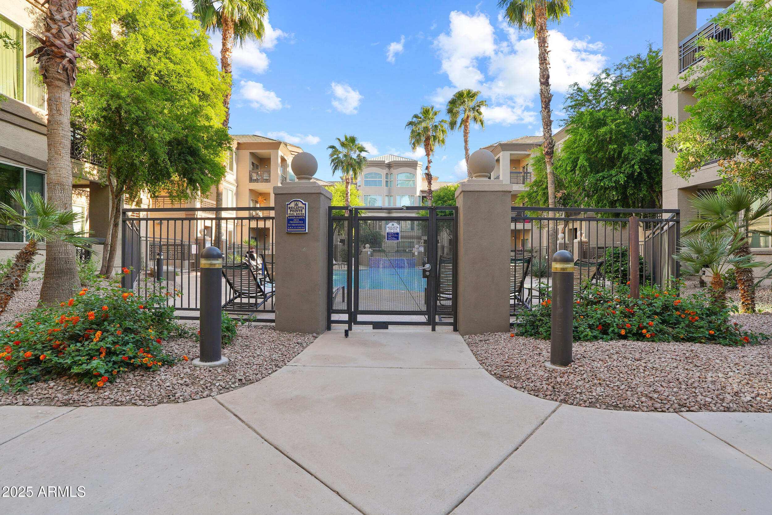 420 W 1ST Street, 217