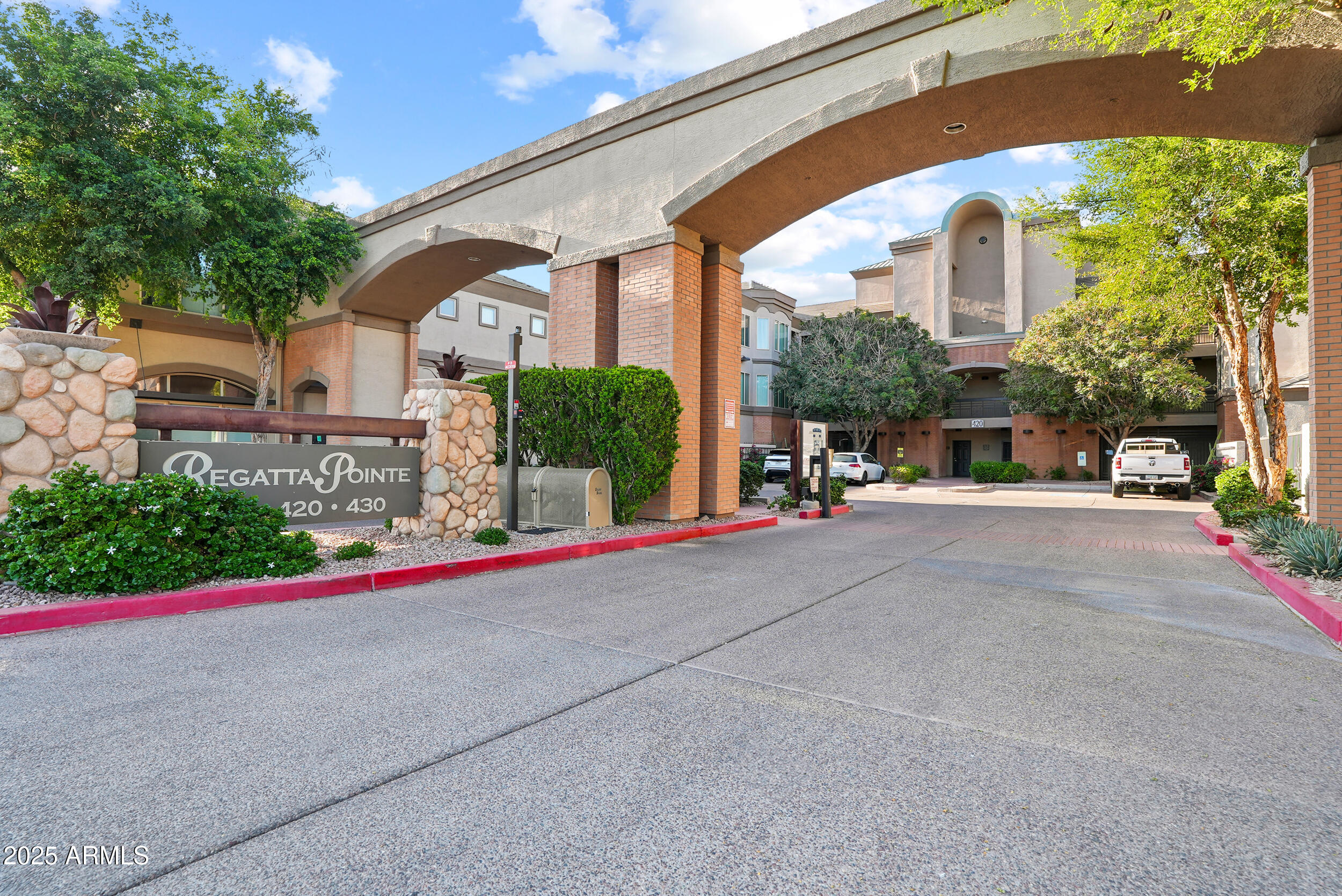 420 W 1ST Street, 217