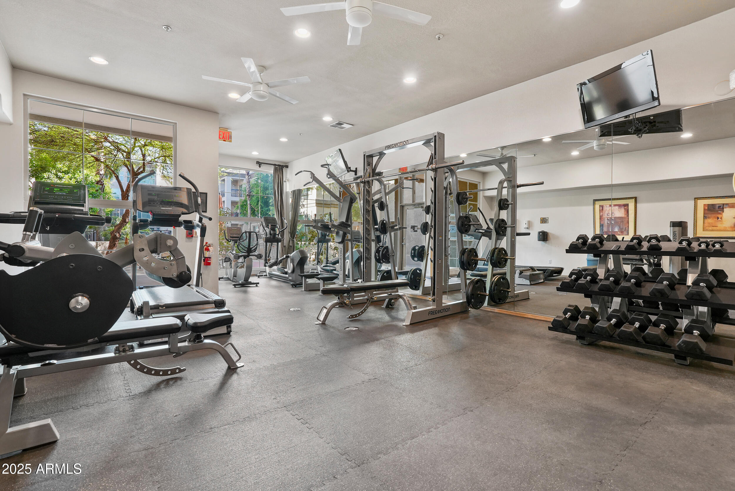 420 W 1ST Street, 217