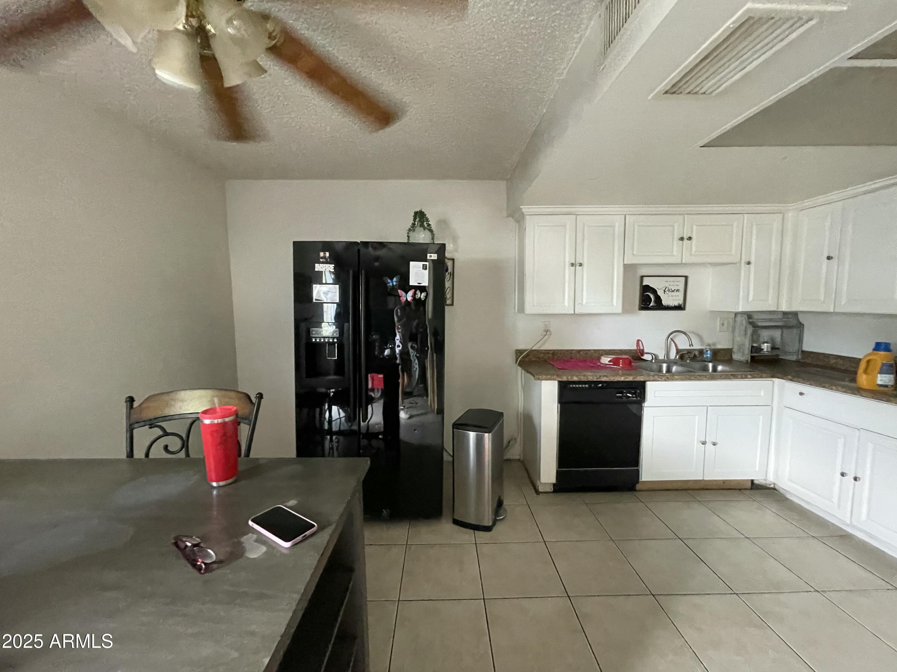 3364 W HARMONT Drive
