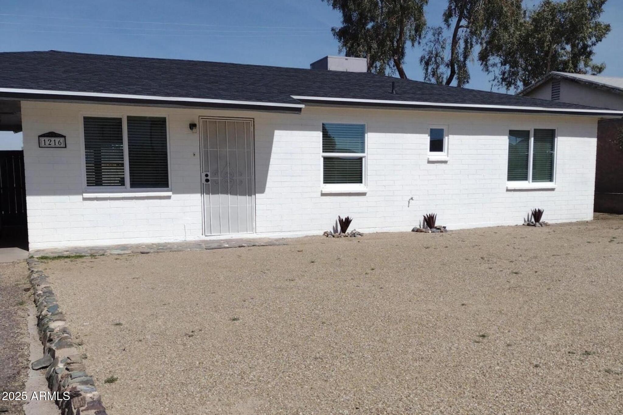 1216 E DESERT PARK Lane