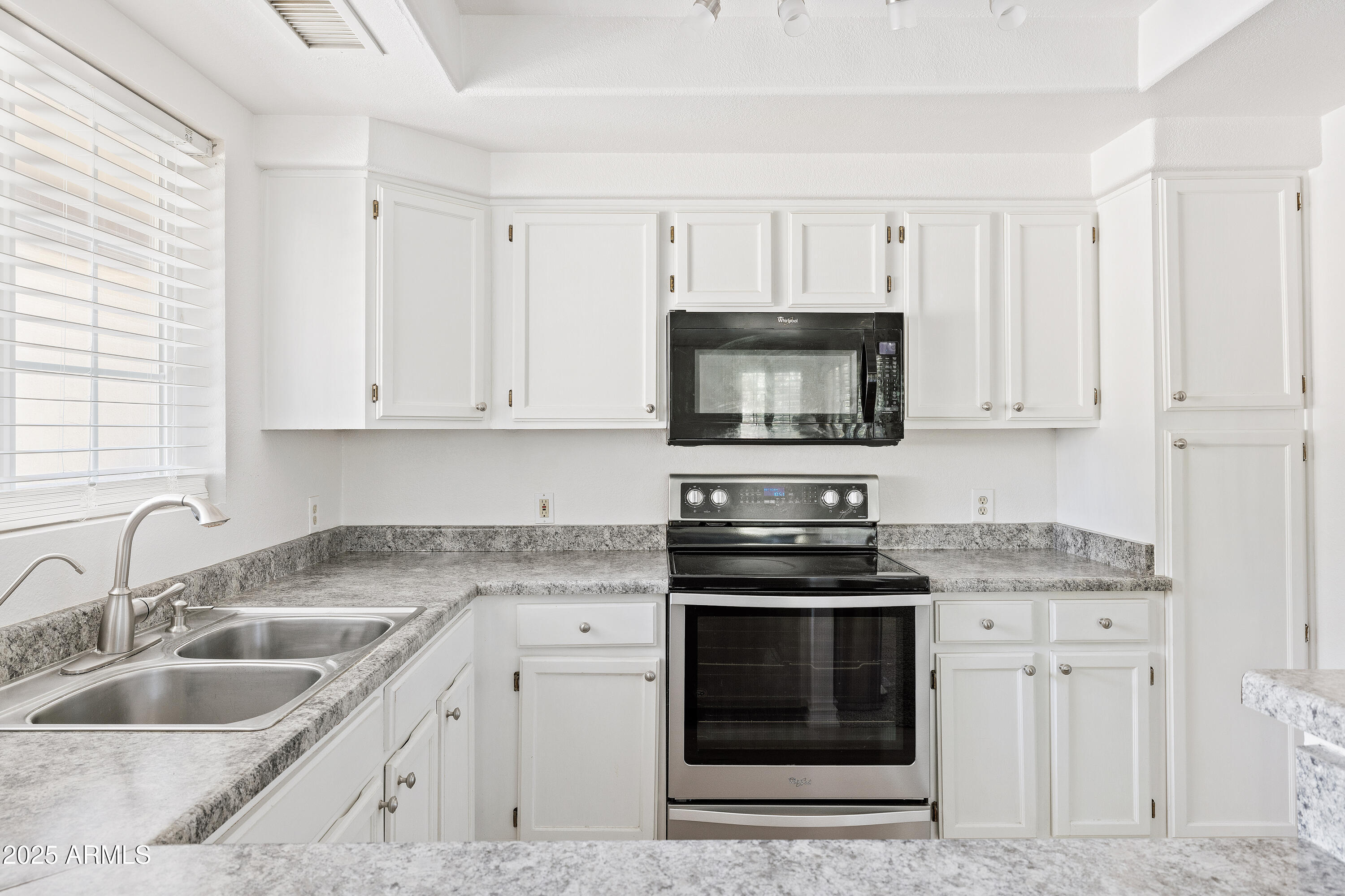 10101 N ARABIAN Trail, 2004