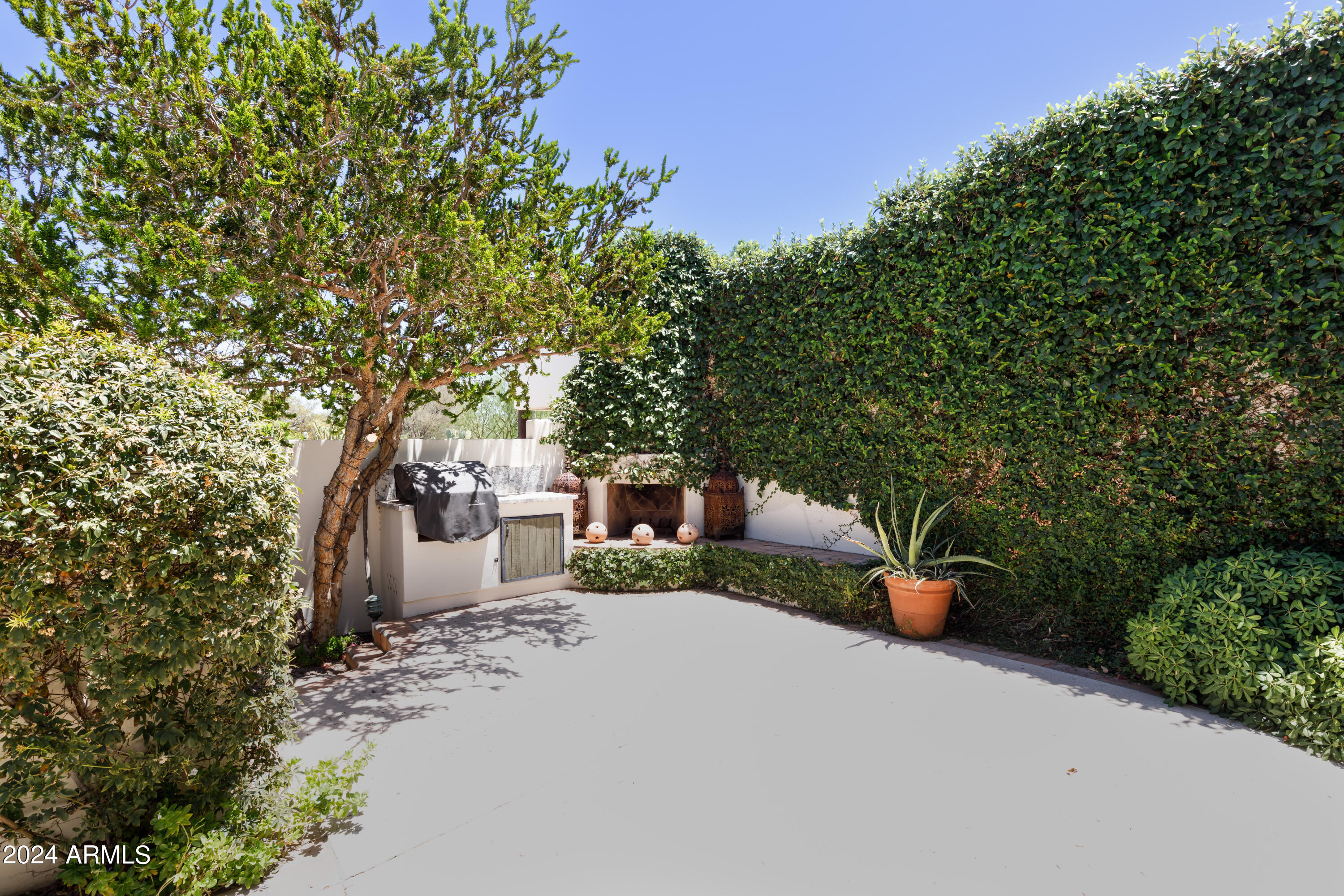 5101 N CASA BLANCA Drive, 203