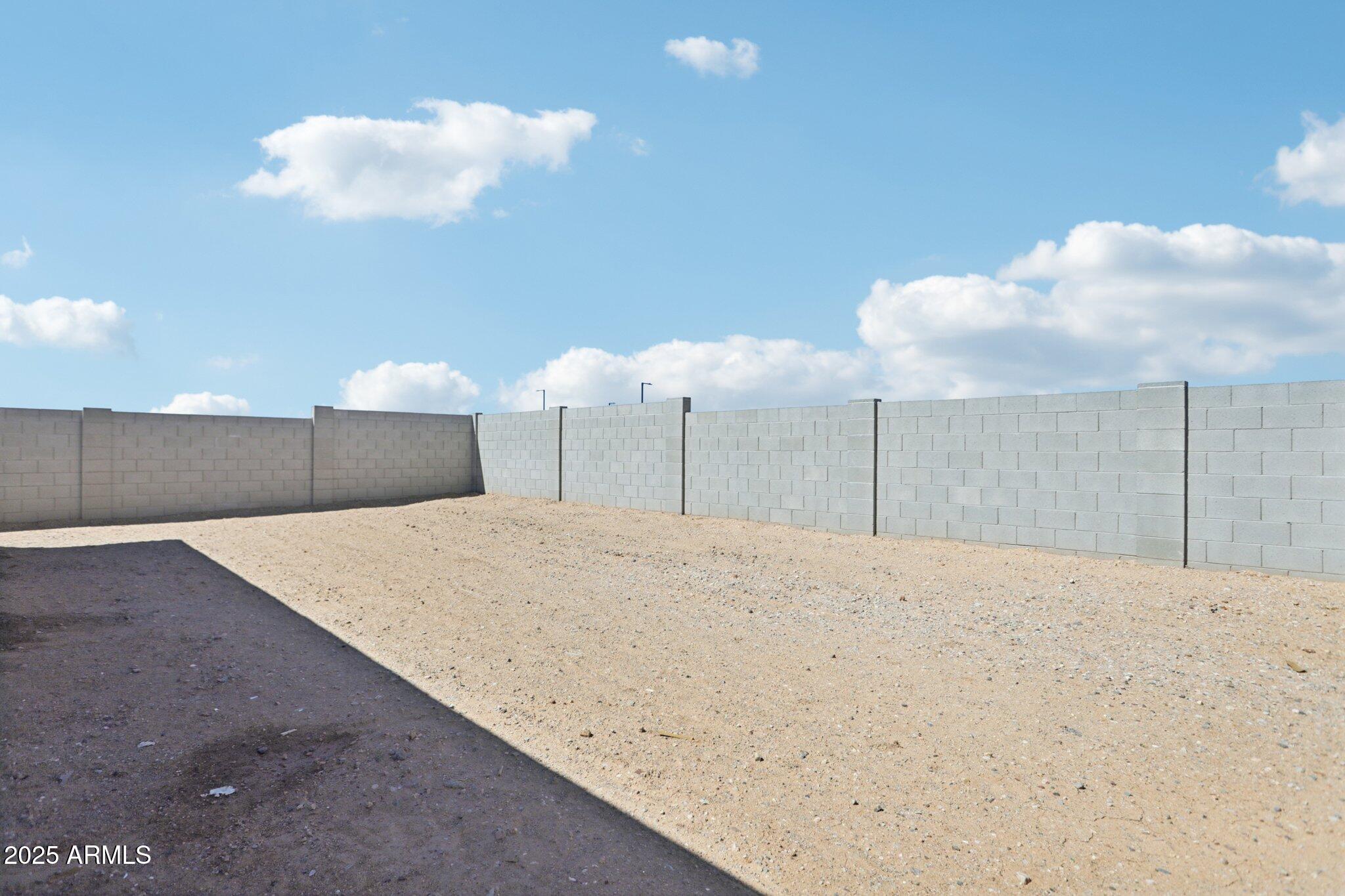 18254 W CAMINO DE ORO