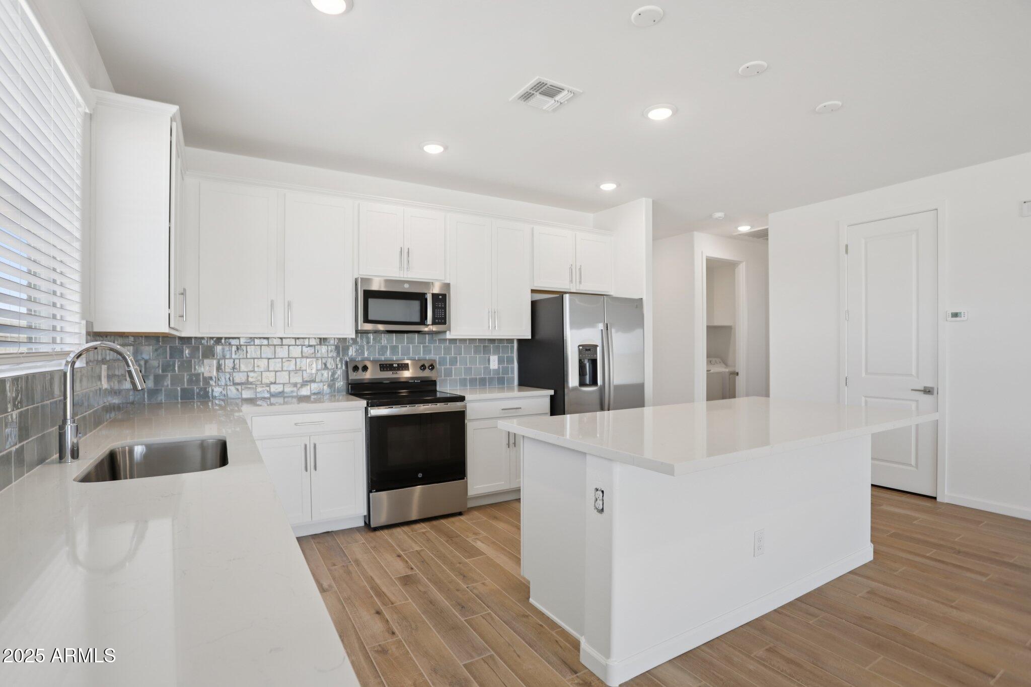 18254 W CAMINO DE ORO