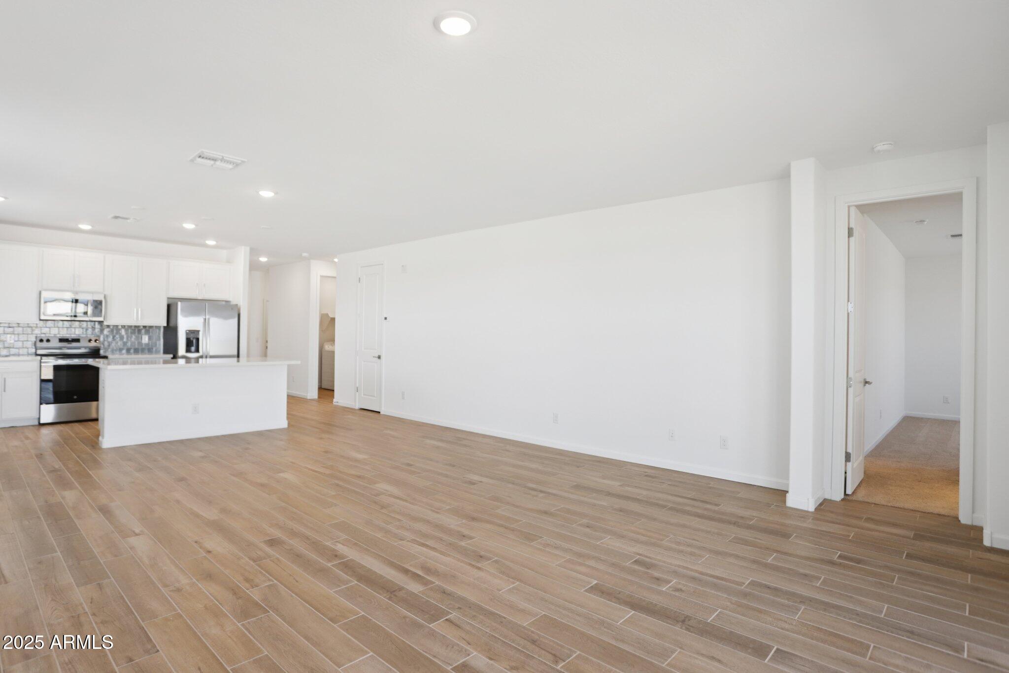 18254 W CAMINO DE ORO