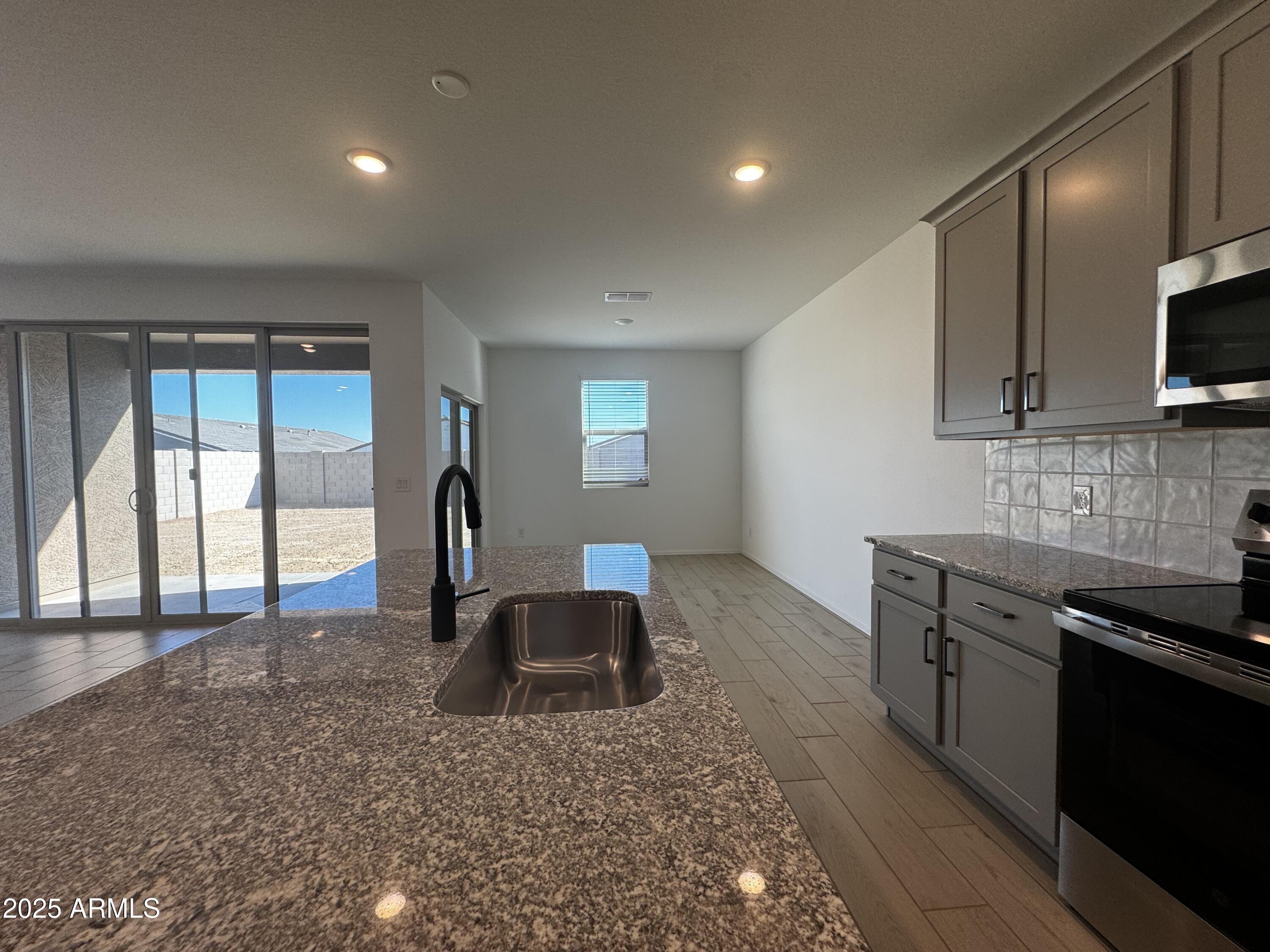 24153 W BOWKER Street