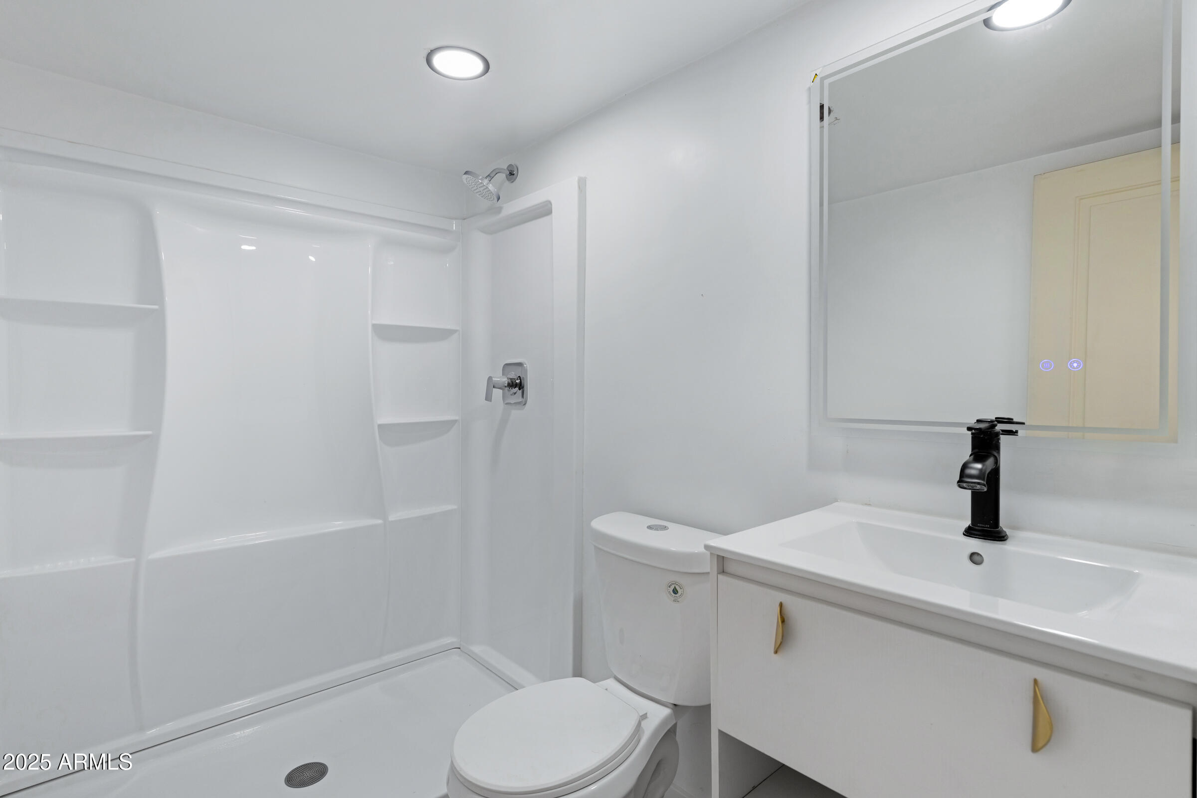 1650 S Arizona Avenue, 173