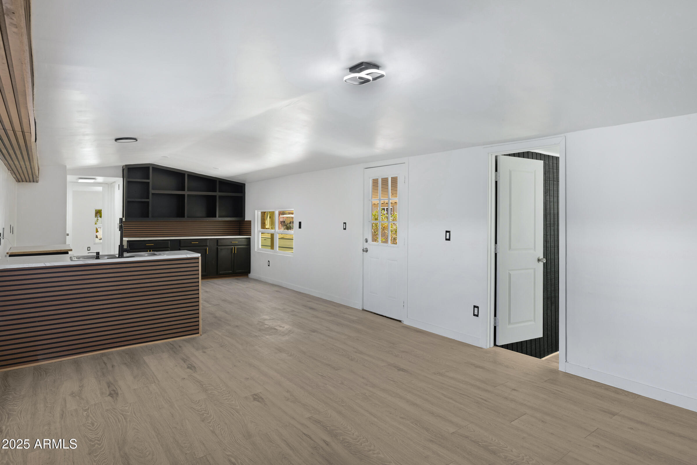 1650 S Arizona Avenue, 173