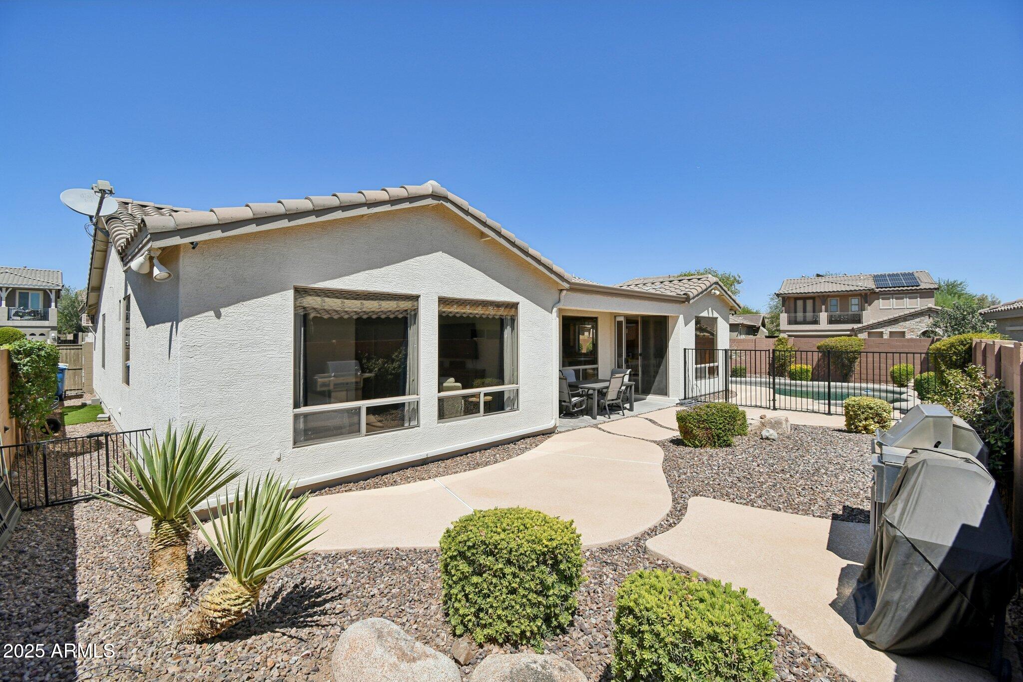 3409 W Warren Drive