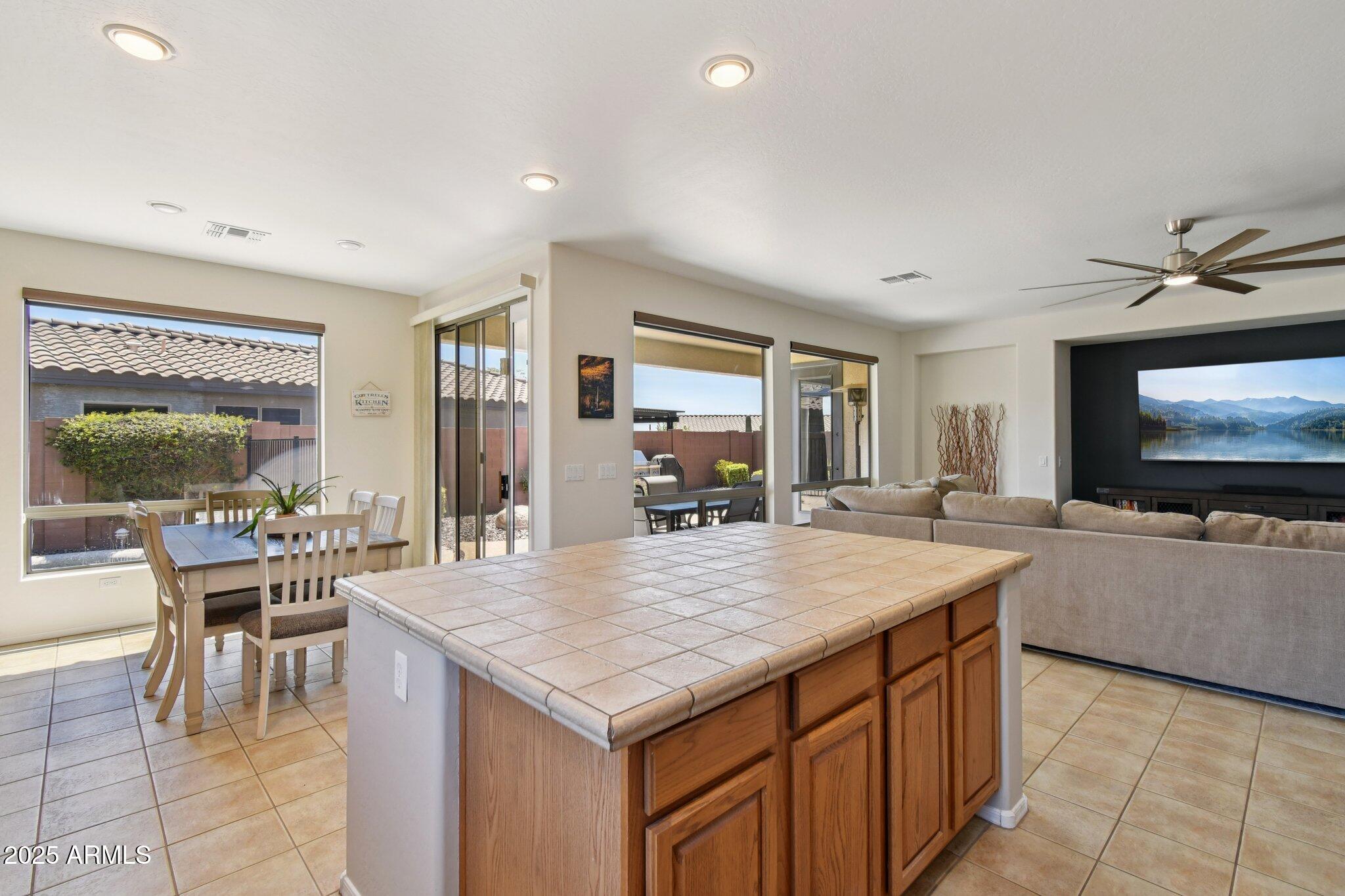 3409 W Warren Drive