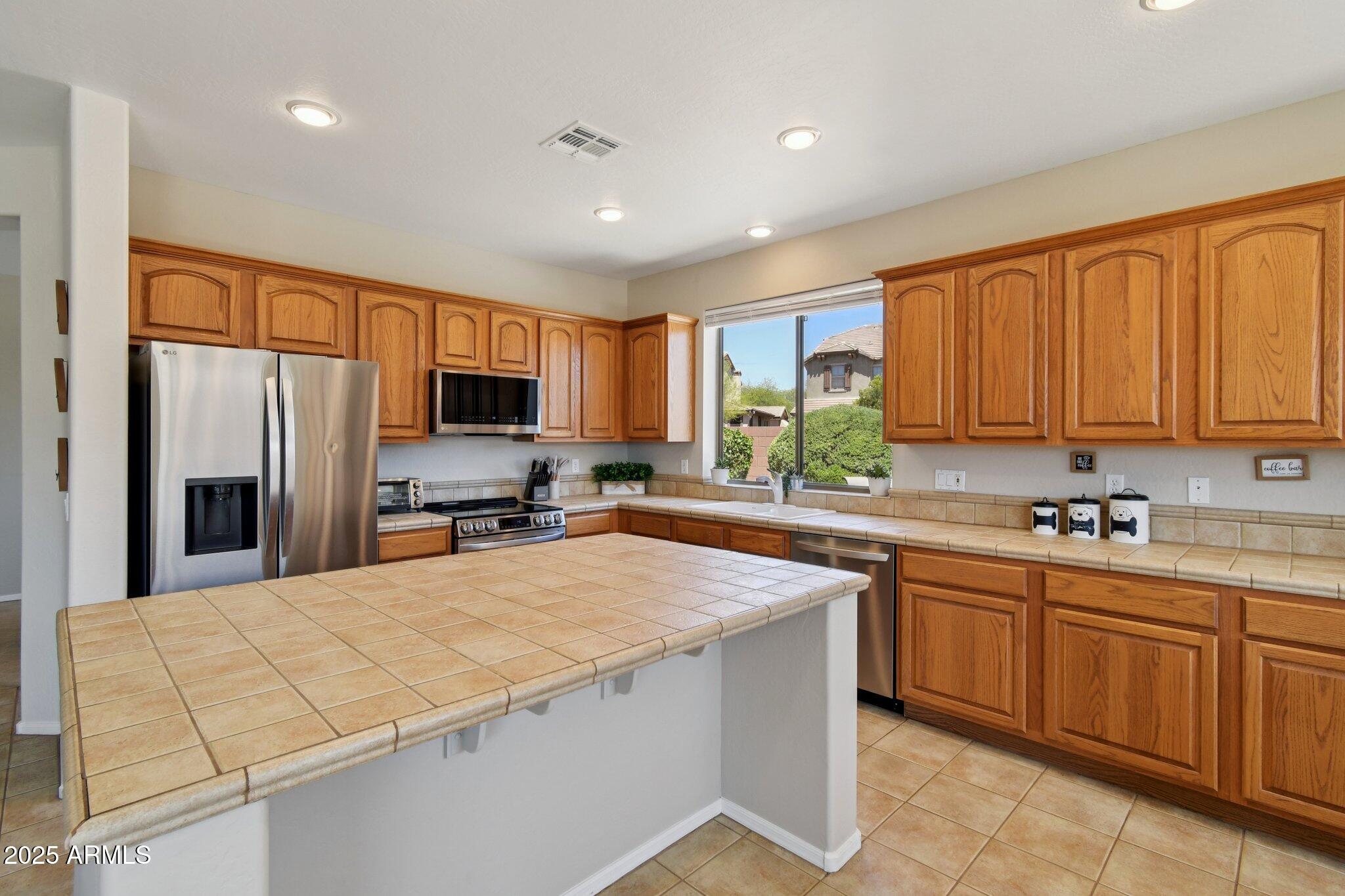 3409 W Warren Drive