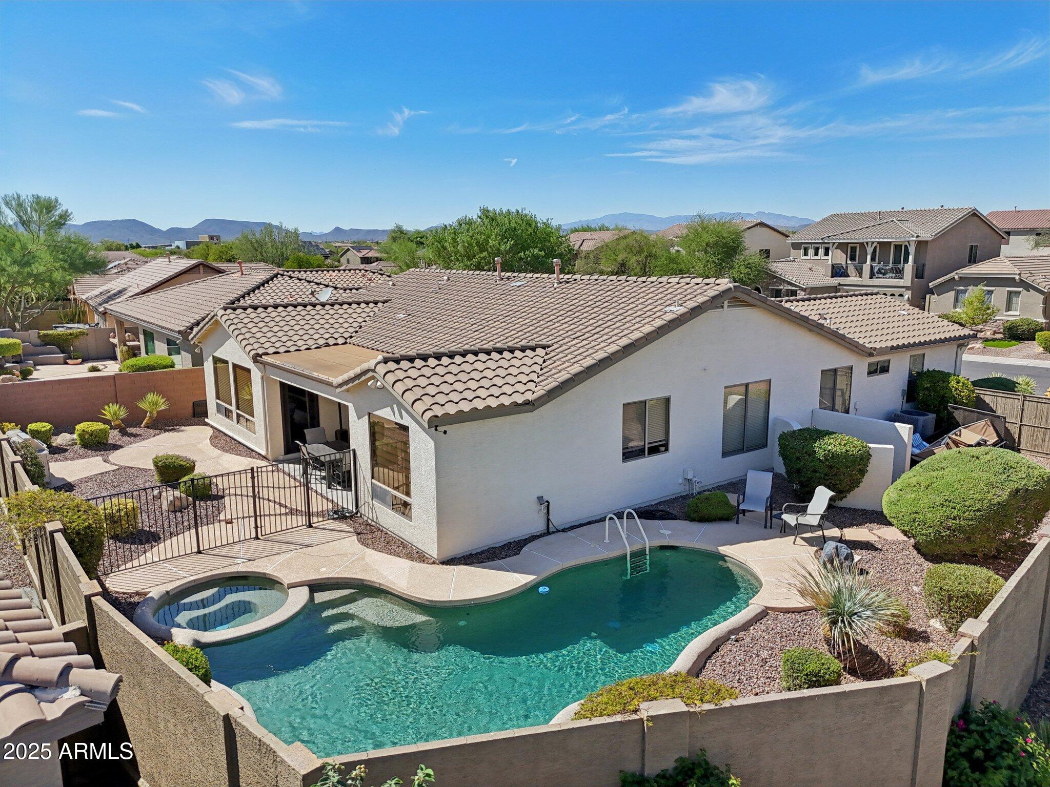 3409 W Warren Drive
