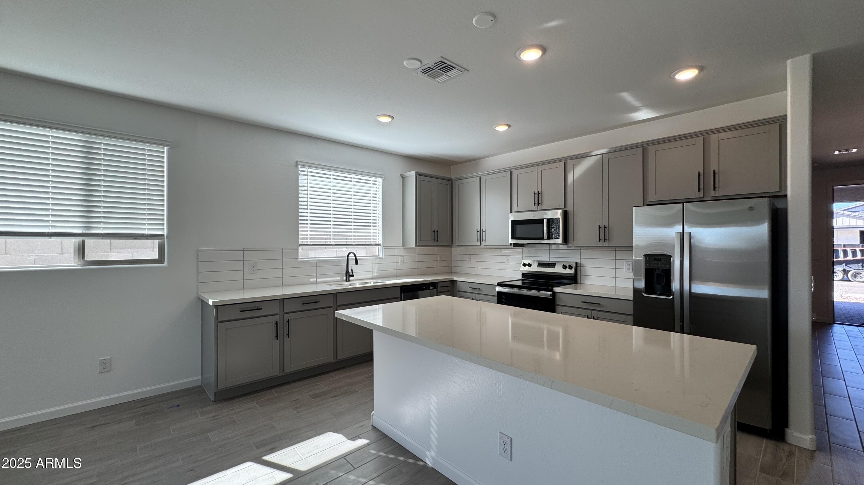 15751 W CAMDEN Avenue