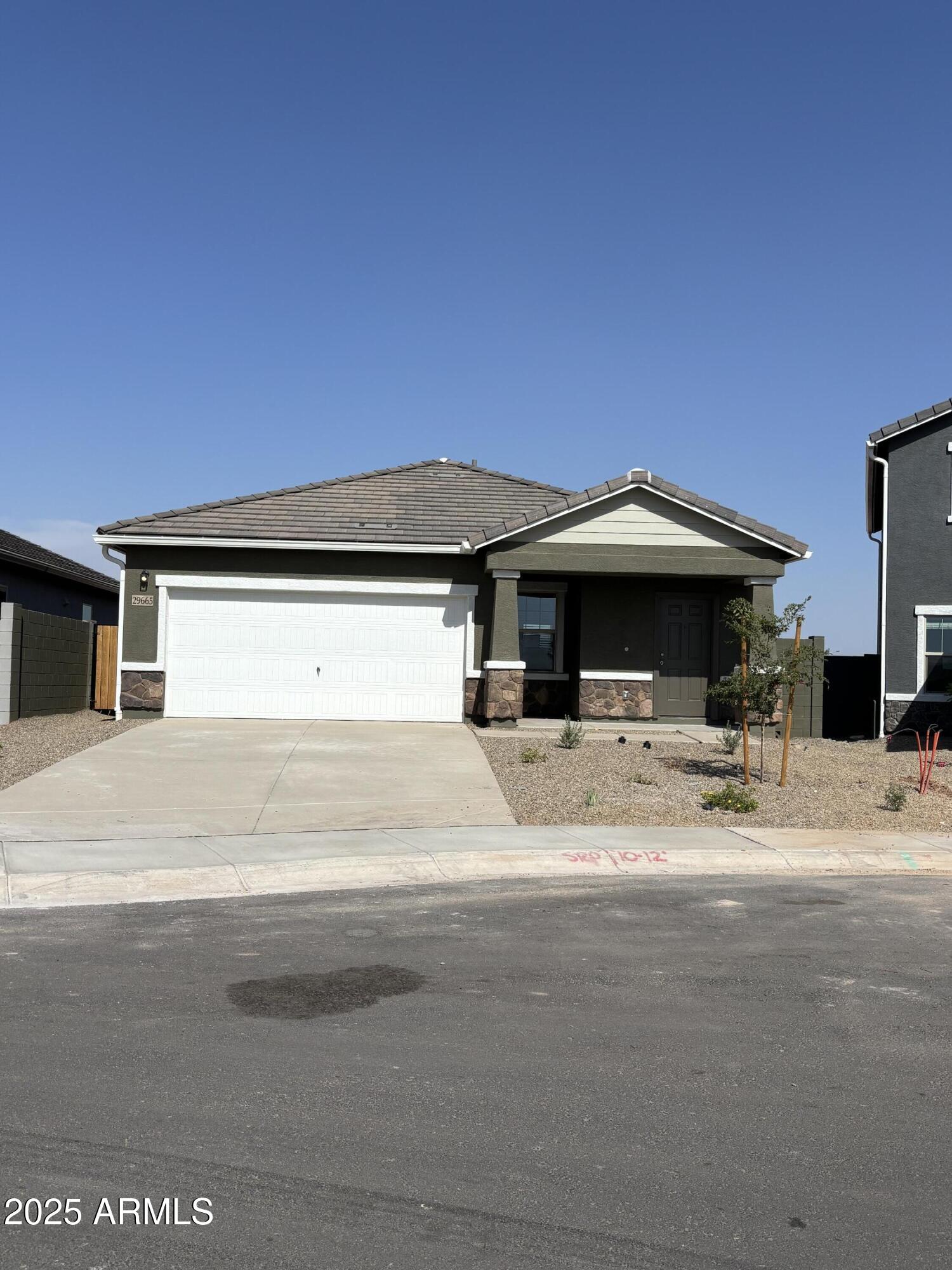 29665 N OAK Drive