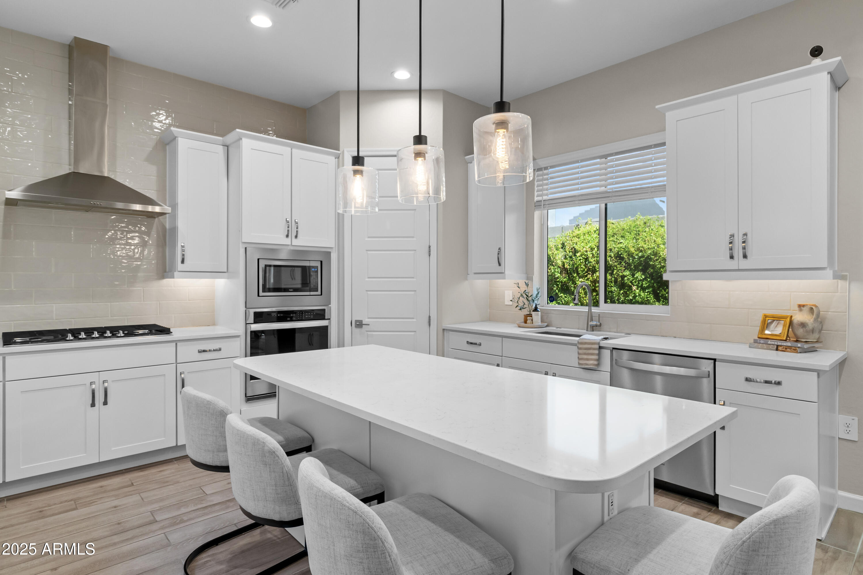 4854 E SHADY GLEN Avenue