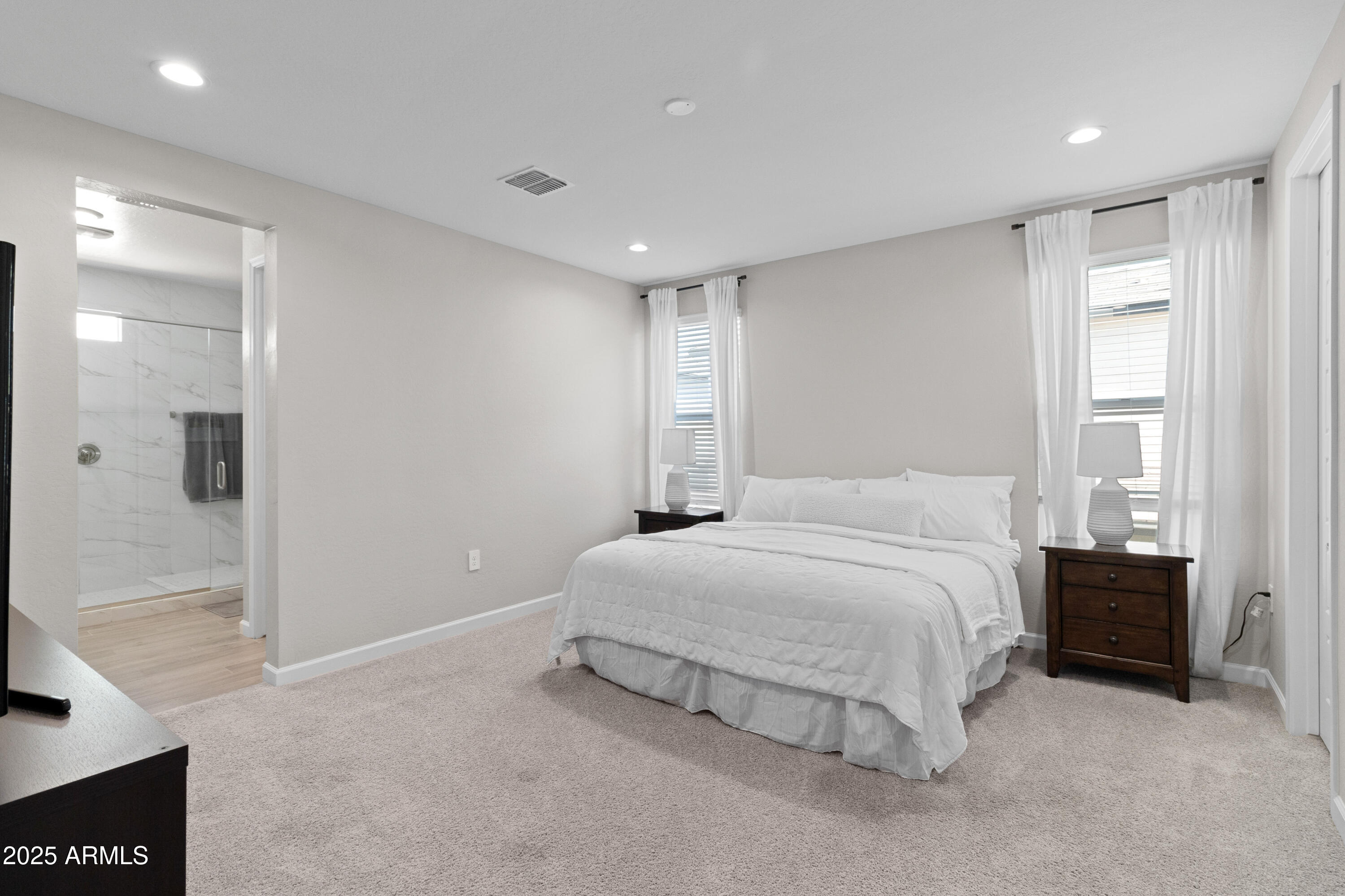 4854 E SHADY GLEN Avenue