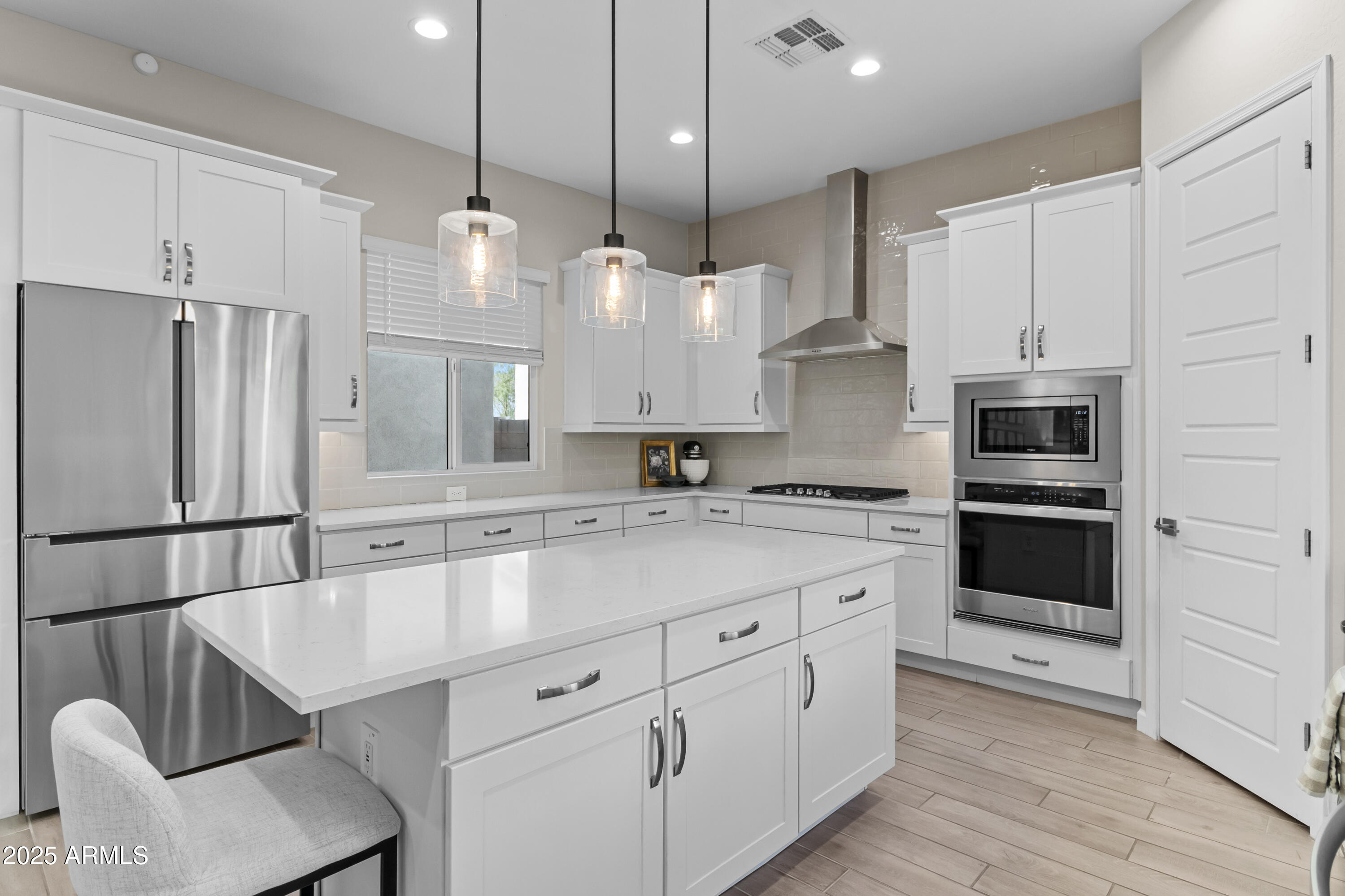 4854 E SHADY GLEN Avenue