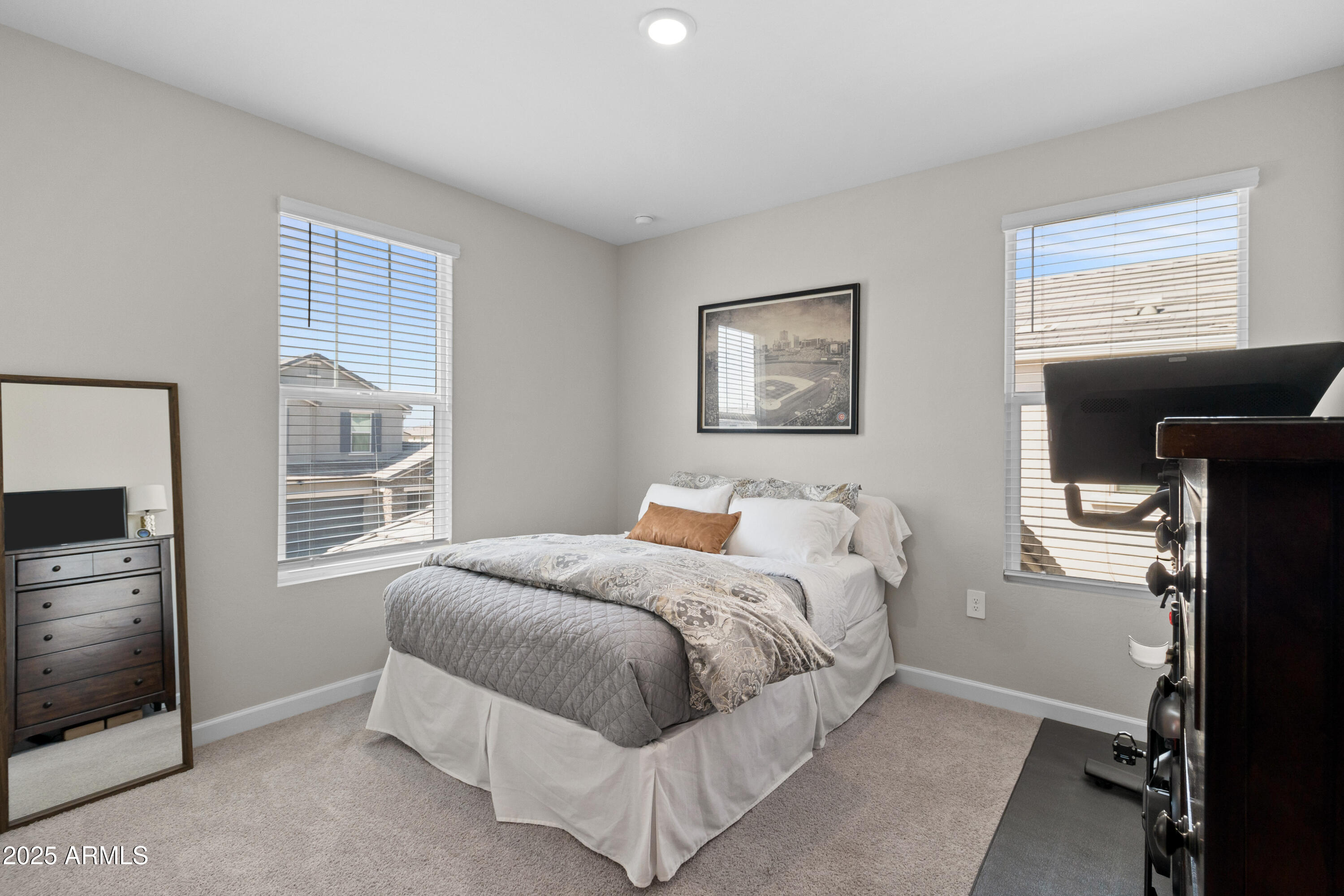 4854 E SHADY GLEN Avenue