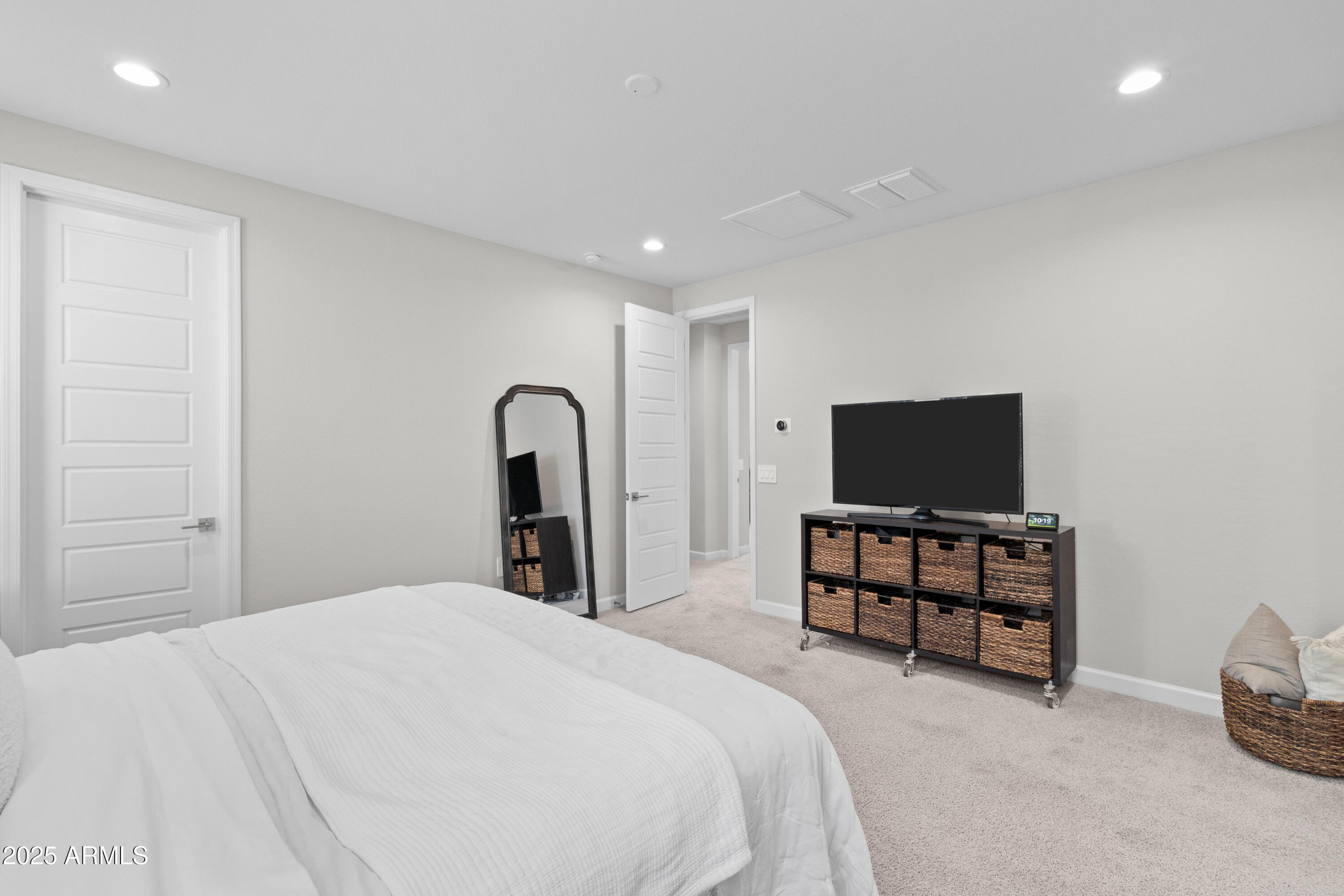 4854 E SHADY GLEN Avenue