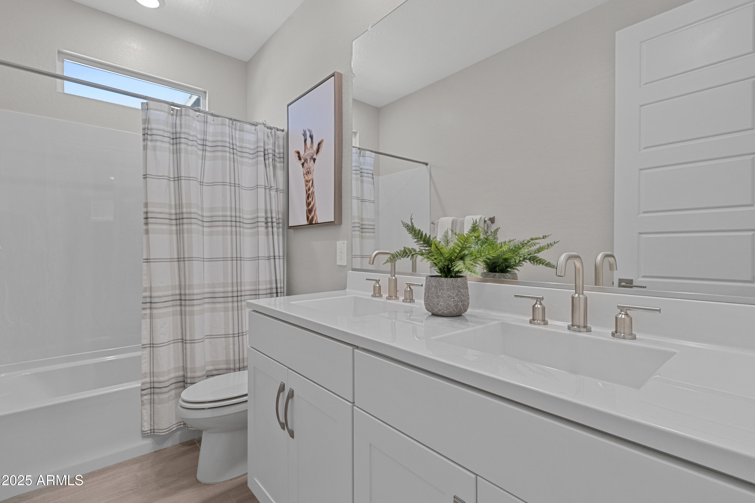 4854 E SHADY GLEN Avenue