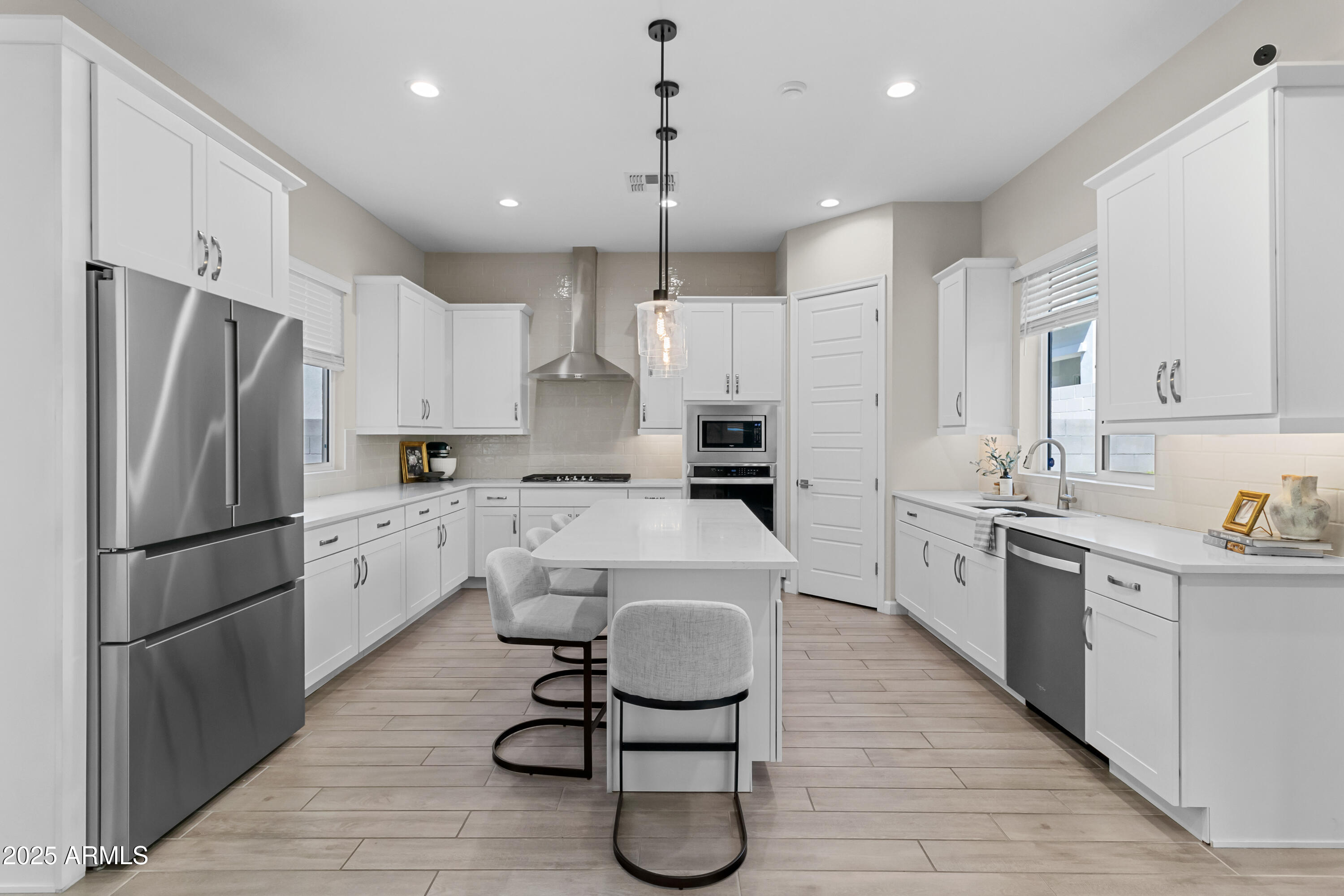 4854 E SHADY GLEN Avenue